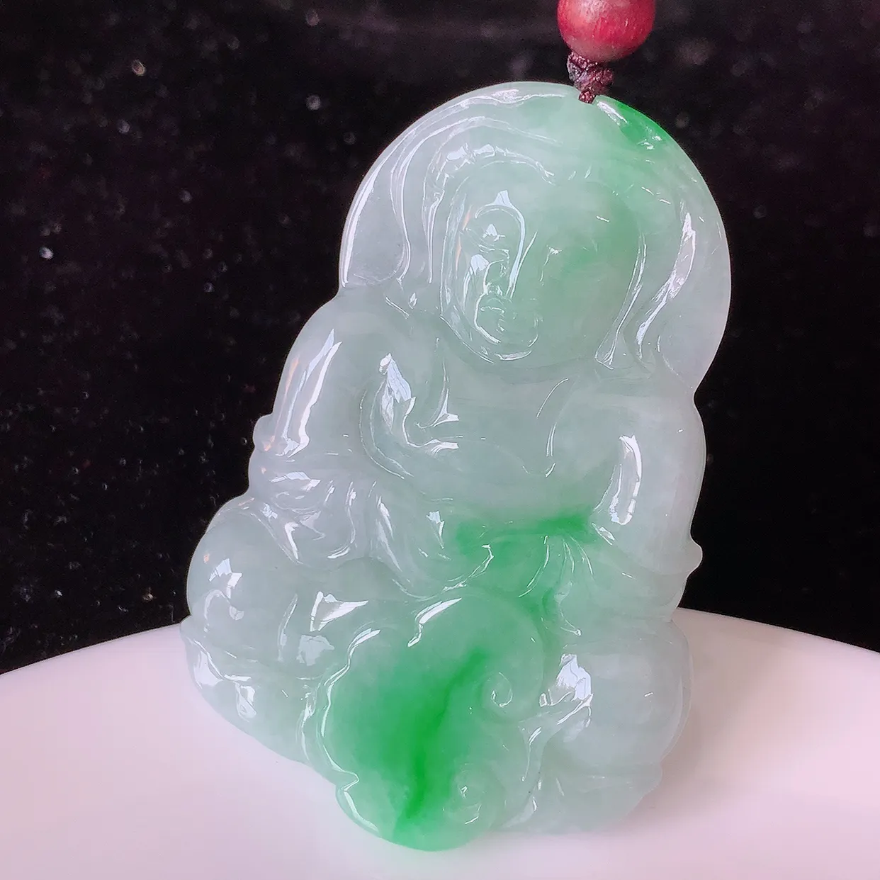 自然光实拍，冰润飘绿翡翠观音菩萨吊坠，赐福观音，玉润通透，慈祥端庄！#46.27