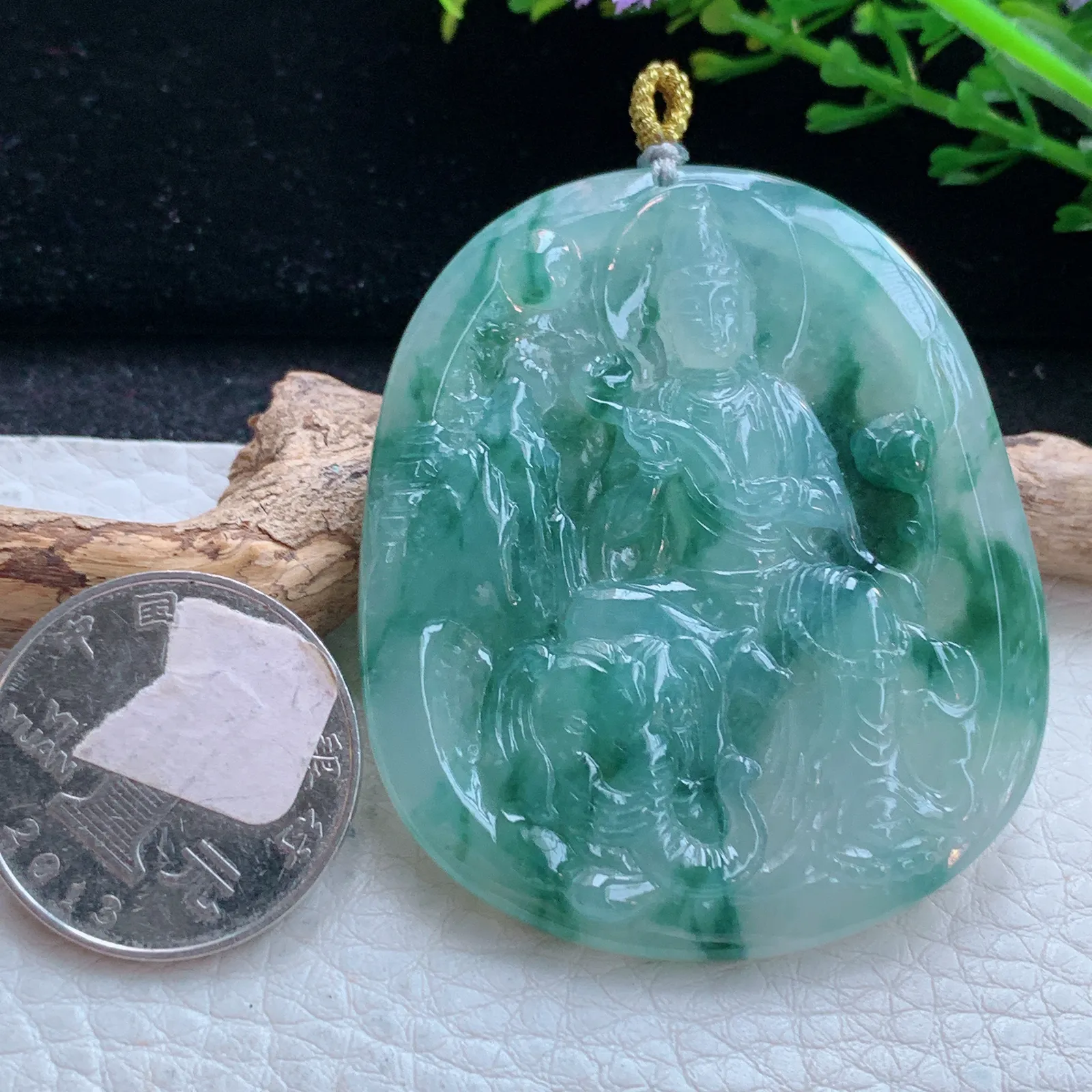 rp自然光53*45.3*5.8缅甸翡翠精雕冰飘花普贤观音菩萨玉吊坠 玉挂件