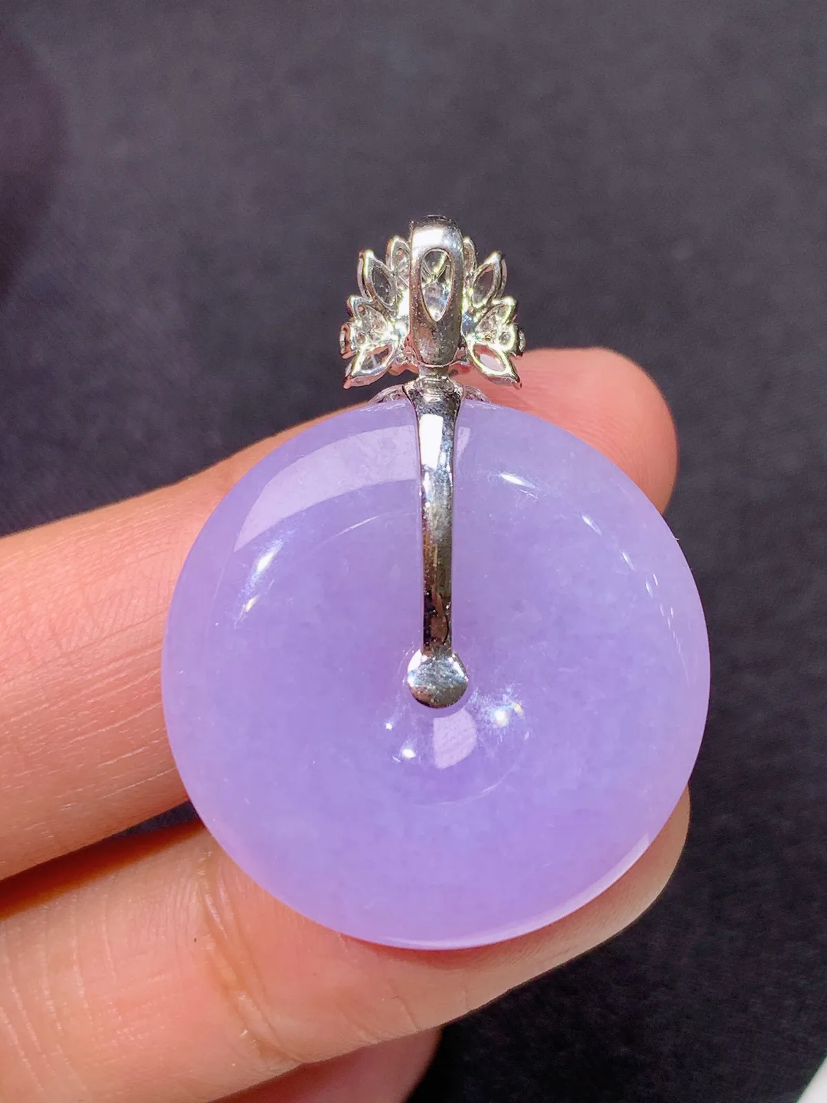 紫罗兰平安扣吊坠，18k金镶嵌，温润细腻，颜色鲜艳 Cj 尺寸33.9*25.2*5.6