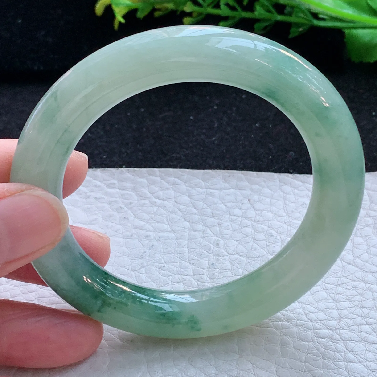 ss自然光54.5*10.8美人镯 缅甸翡翠a货玉手镯冰飘花圆条玉手环