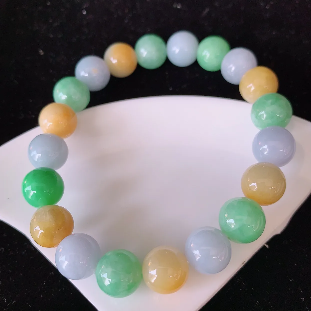 自然光实拍，冰润多宝翡翠手链，多彩翡翠手串，颜色丰富，料子细腻，高档大气，自戴送礼佳品！#46.27取一尺寸10mm