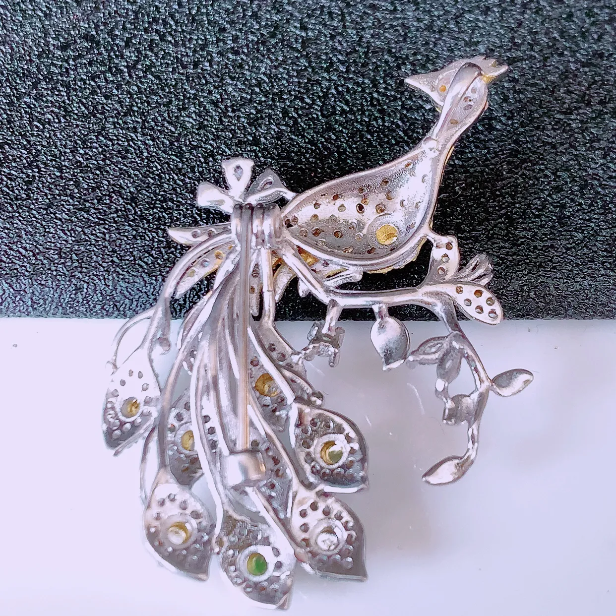 冰透满绿翡翠925银镶嵌凤凰胸针，自然光实拍，翠色灵动，颜色漂亮，种老水足，品相佳，佩戴佳品！#97.27整体45*29*9.5裸裸3*3