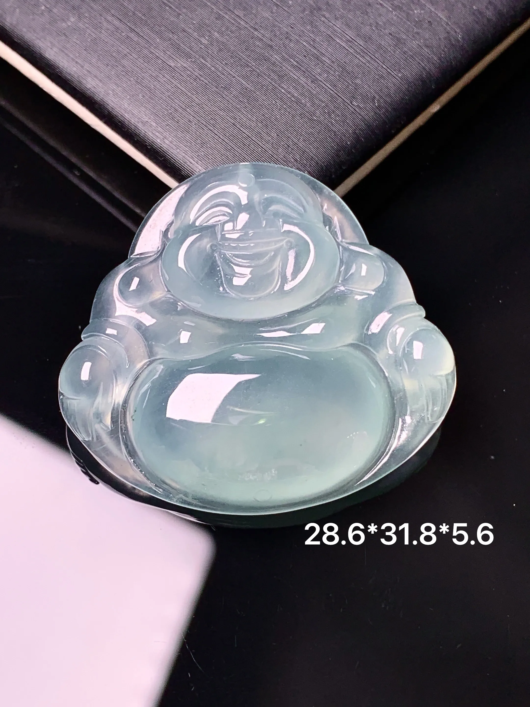 冰种佛公吊坠 玉质细腻 色泽艳丽清新 整体尺寸28.6*31.8*5.6