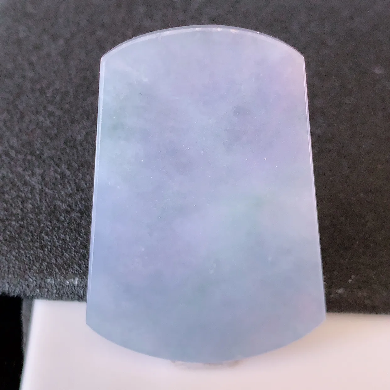 自然光实拍，水润紫罗兰翡翠平安无事牌吊坠，翡翠无事牌，平平安安，无事牌翠色灵动，佩戴平安时尚！#00.25