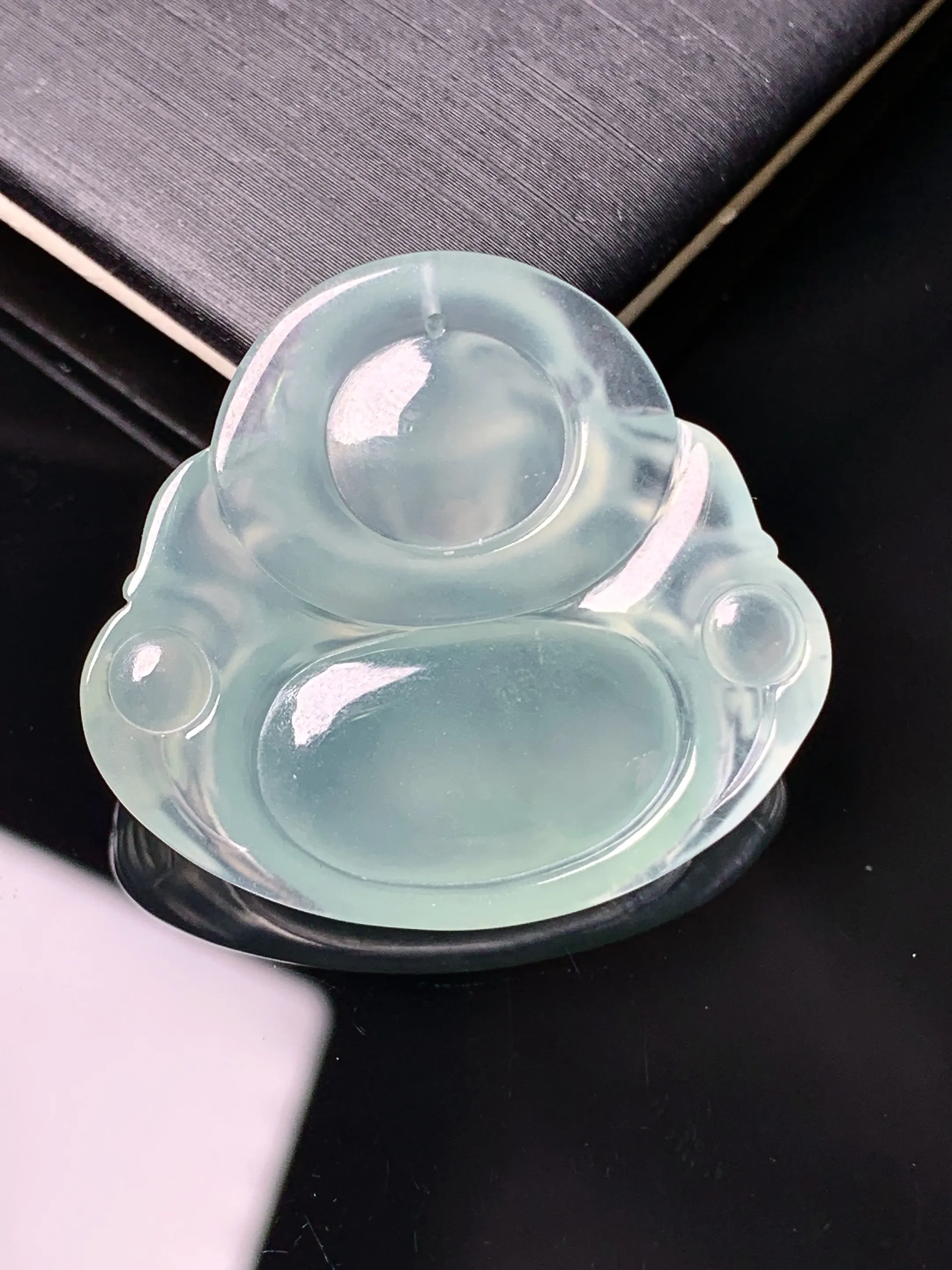 冰种佛公吊坠 玉质细腻 色泽艳丽清新 整体尺寸28.6*31.8*5.6