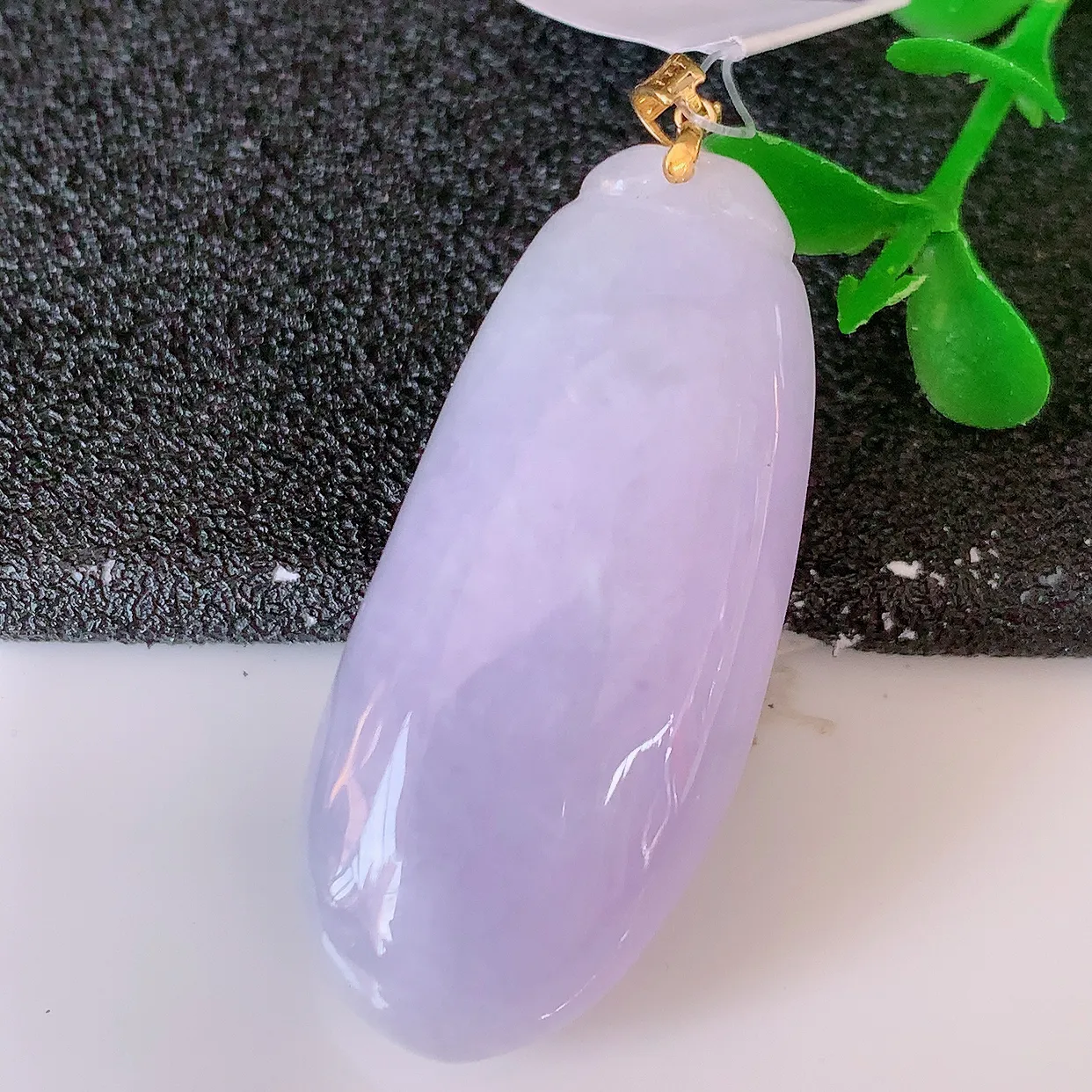 18K金镶嵌冰润紫罗兰福瓜翡翠吊坠，呱呱来财，饱满，福气满满的美好寓意！#49.27