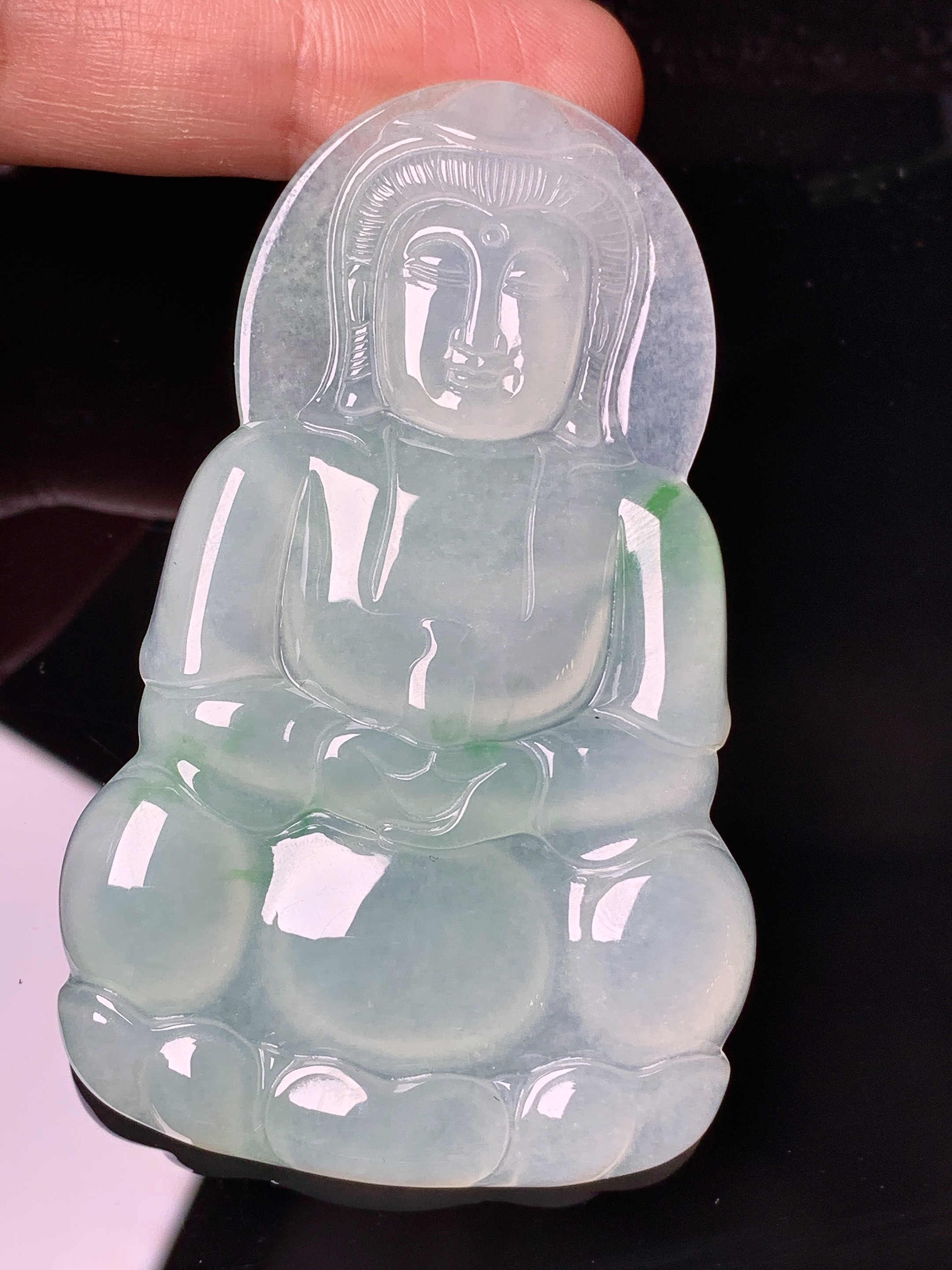 冰种观音吊坠 玉质细腻 色泽艳丽清新 整体尺寸68.8*42.2*5.6