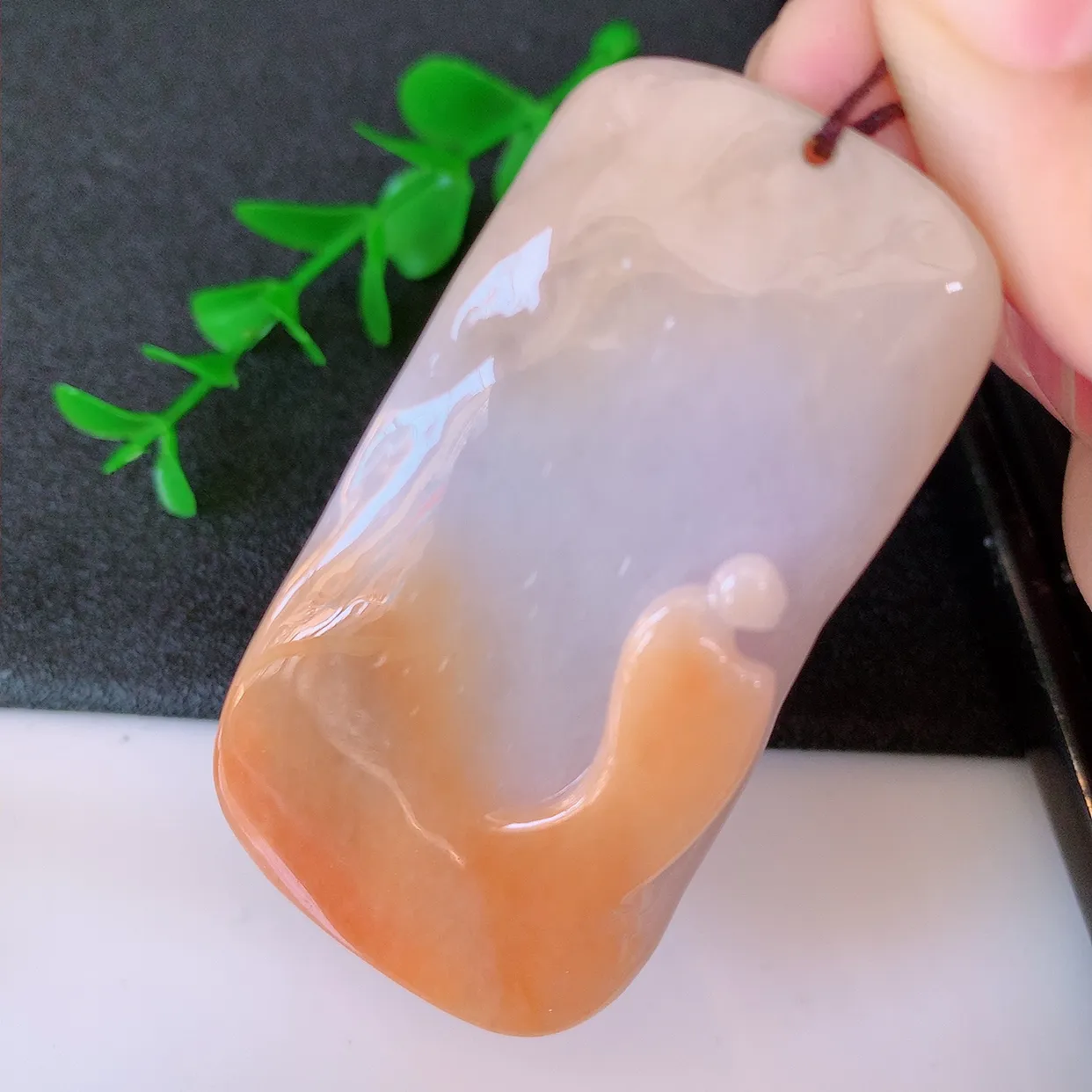 自然光实拍，特色黄翡悟道吊坠，翡翠悟道寓意“祥和，安宁，吉祥，幸福”，佩戴效果优雅迷人，性价比超高！#60.25