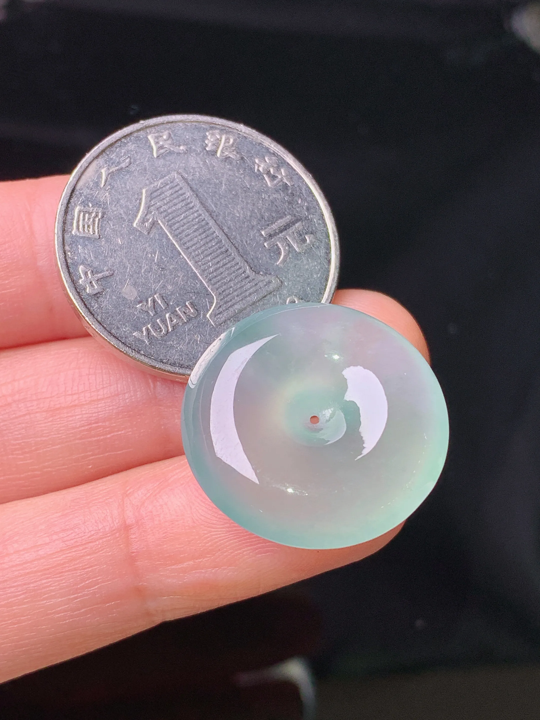 冰种平安扣吊坠 玉质细腻 色泽艳丽清新 整体尺寸21.5*6.3