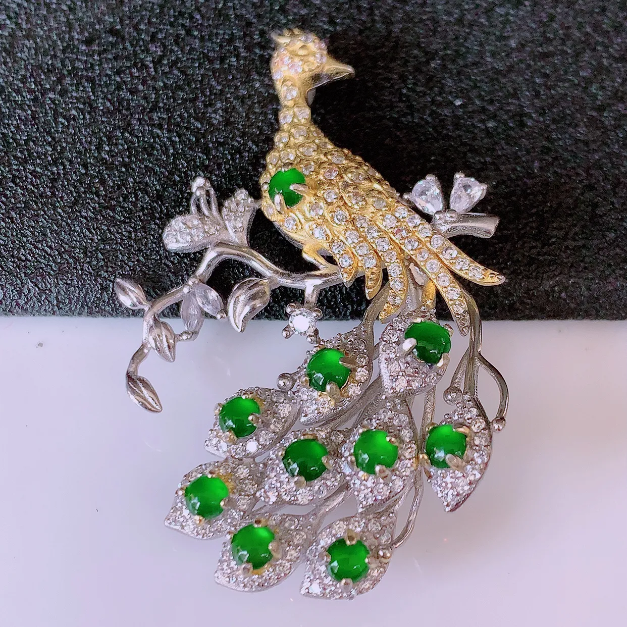 冰透满绿翡翠925银镶嵌凤凰胸针，自然光实拍，翠色灵动，颜色漂亮，种老水足，品相佳，佩戴佳品！#97.27整体45*29*9.5裸裸3*3