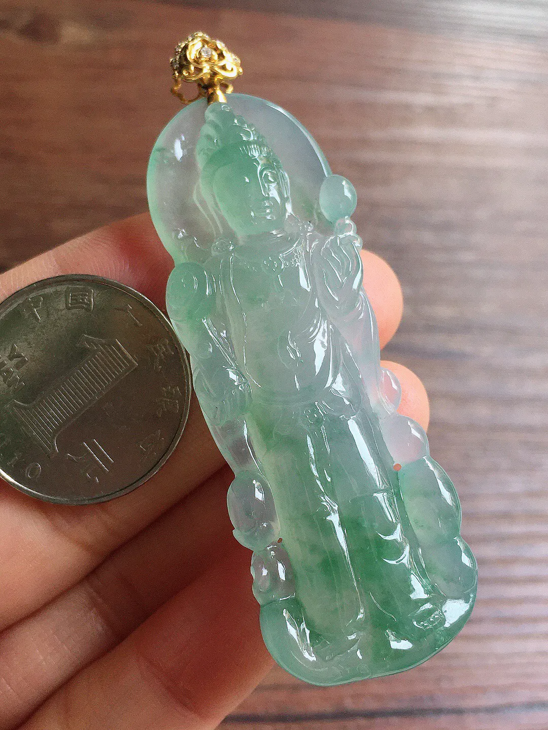 冰飘花观音吊坠，18k金镶嵌，冰润细腻，品相好，种水足Jj 尺寸63.9*23*7.5