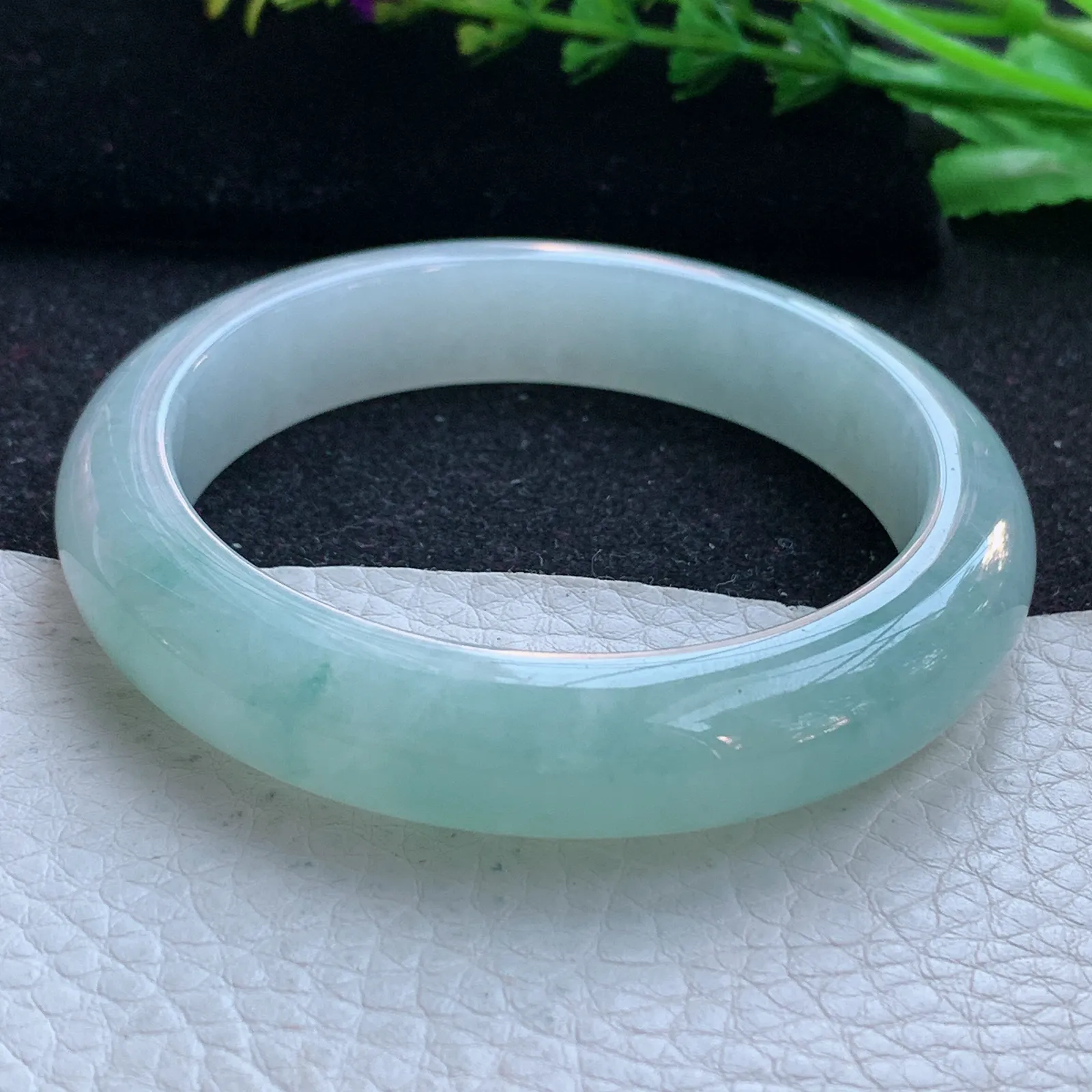 r自然光56*12.3*8.5平安镯 缅甸翡翠a货玉手镯冰飘花宽边玉手环