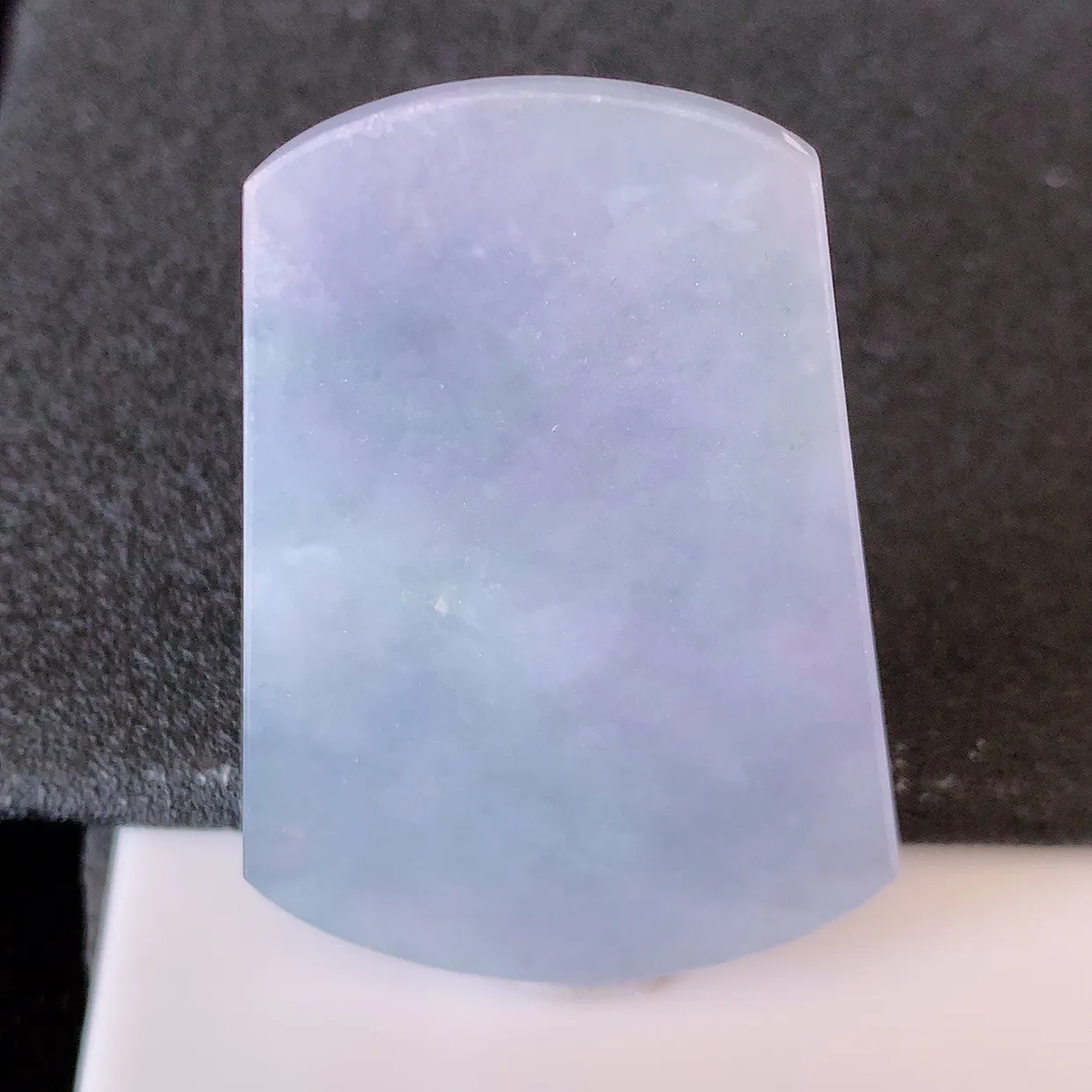 自然光实拍，水润紫罗兰翡翠平安无事牌吊坠，翡翠无事牌，平平安安，无事牌翠色灵动，佩戴平安时尚！#00.25