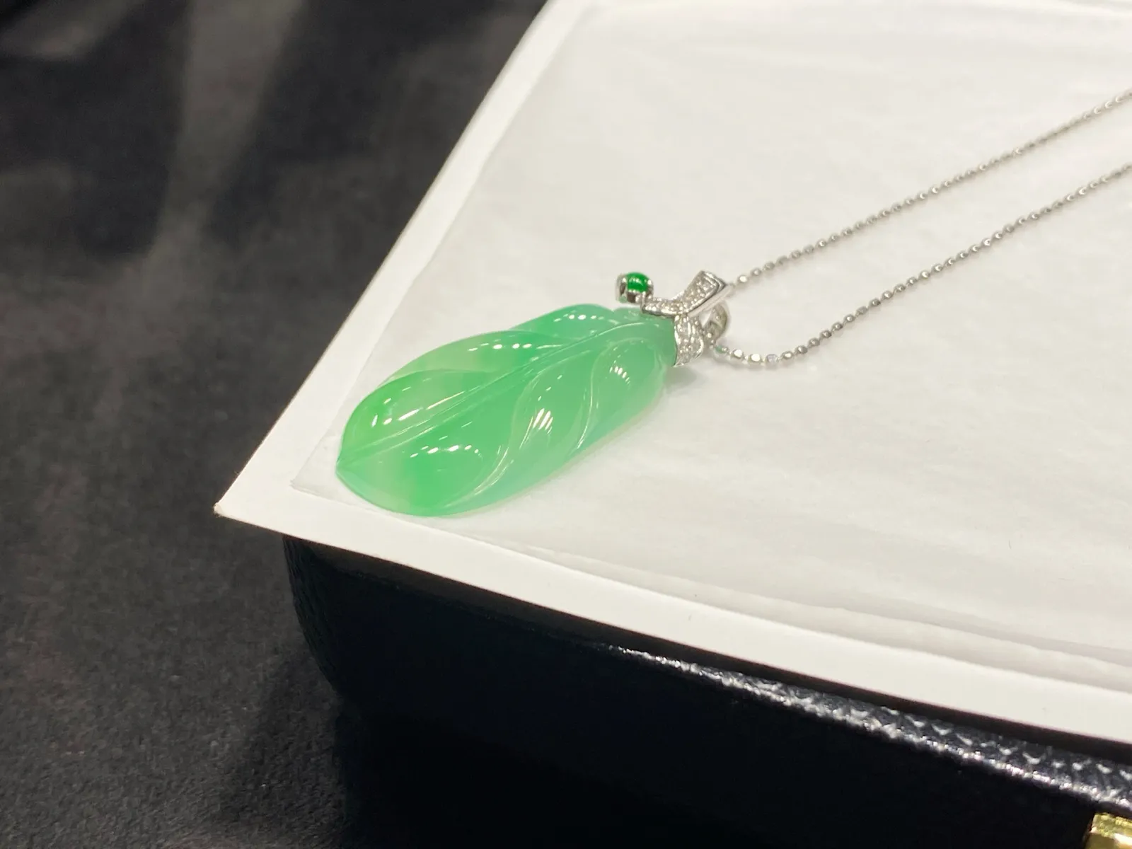 甜绿·叶子 18k金伴钻，厚度不错，鲜活明媚的绿，真的甜到心巴上了～