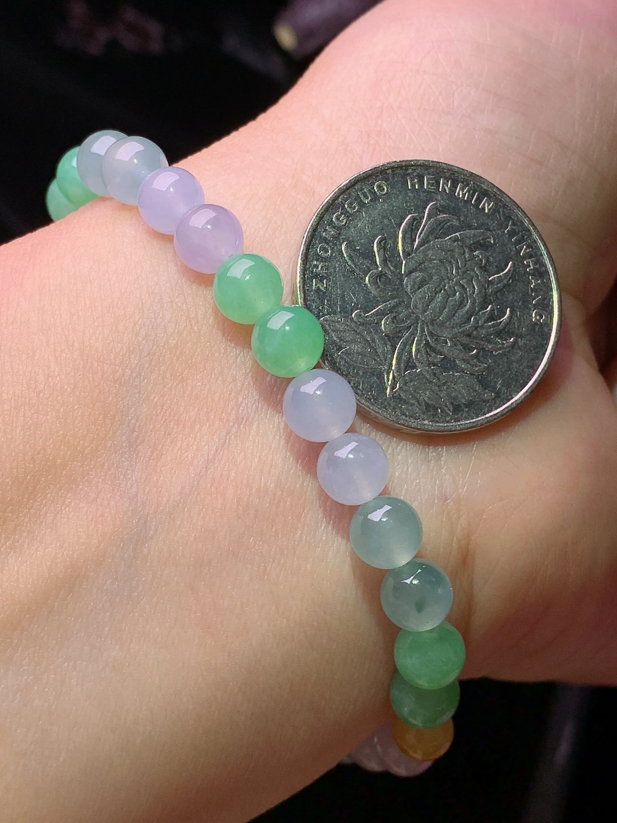 多彩圆珠手链 玉质细腻 色泽艳丽清新 整体尺寸6