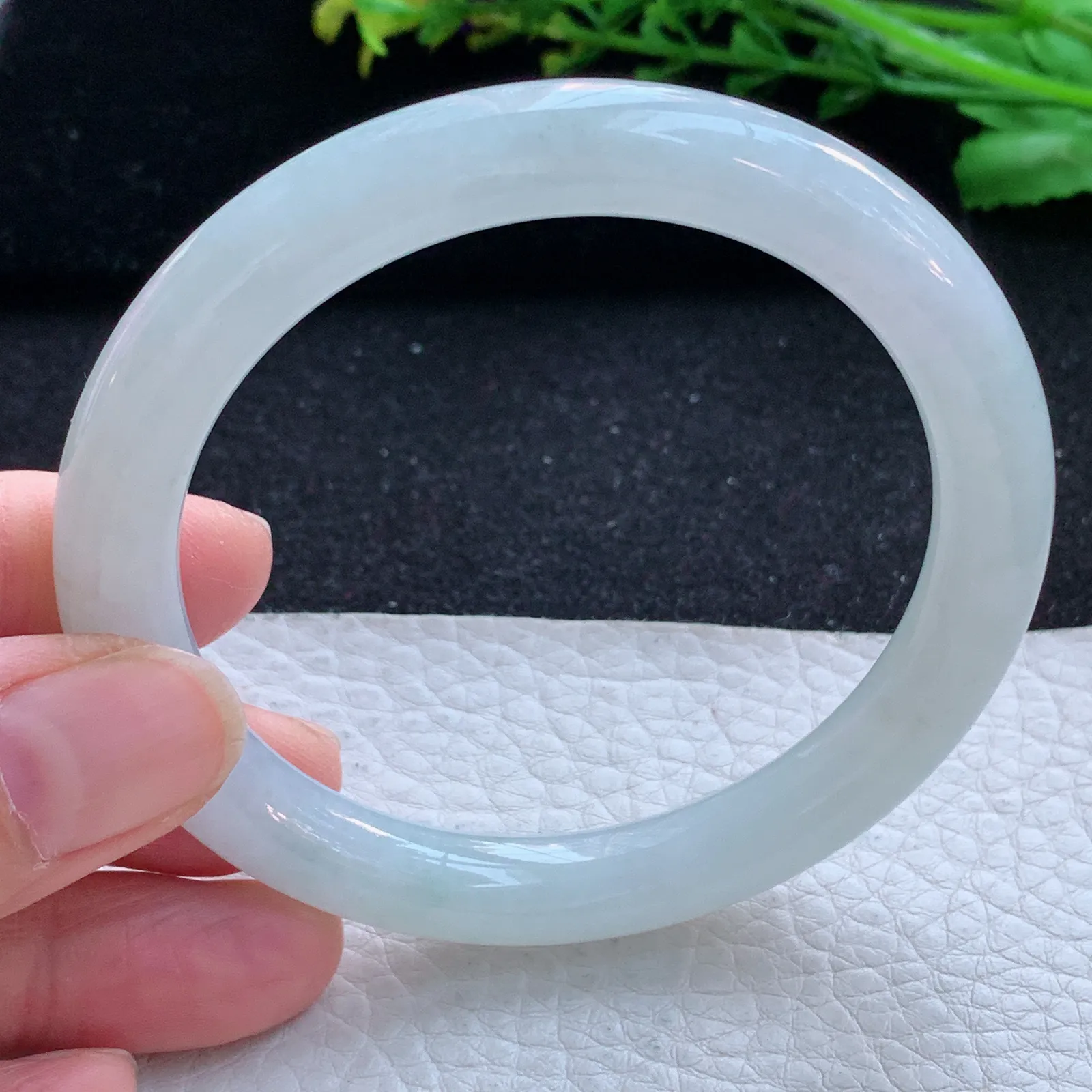 r自然光57.5*9*8.7美人镯 缅甸翡翠a货玉手镯冰润白月光圆条玉手环