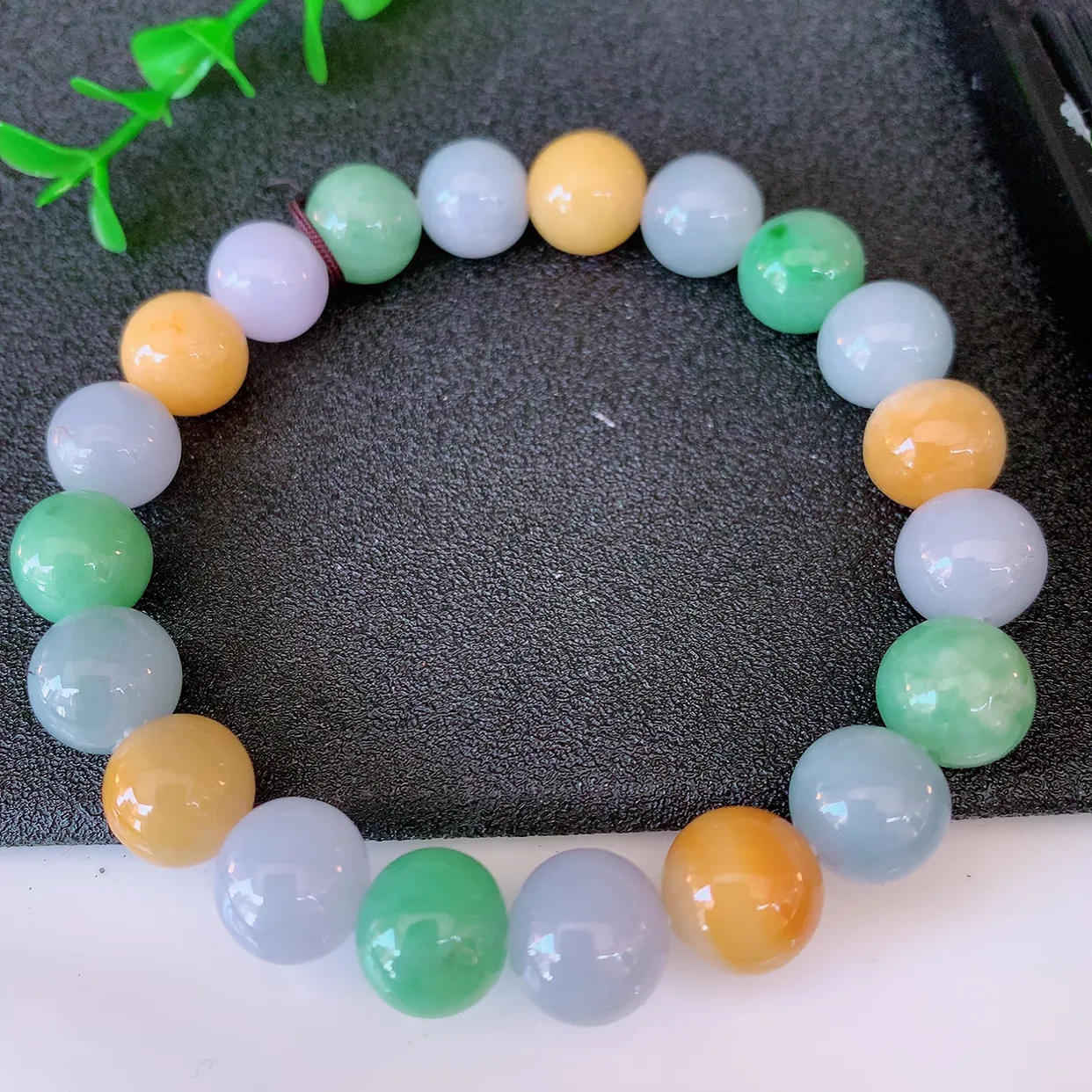 自然光实拍，冰润多宝翡翠手链，多彩翡翠手串，颜色丰富，料子细腻，高档大气，自戴送礼佳品！#46.25取一尺寸10mm