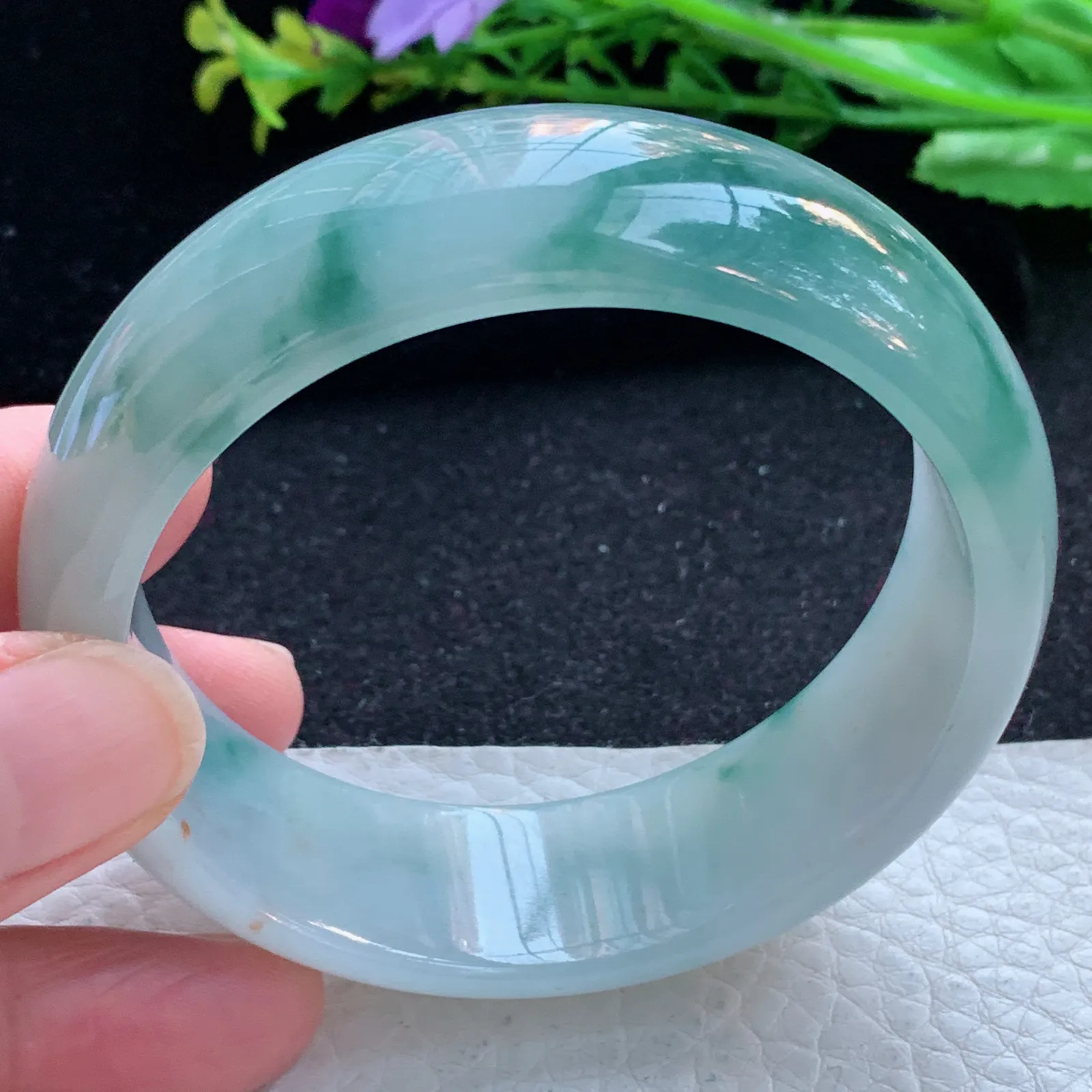 js自然光58*19*7.6轮胎镯 缅甸翡翠a货玉手镯冰飘花宽边玉手环