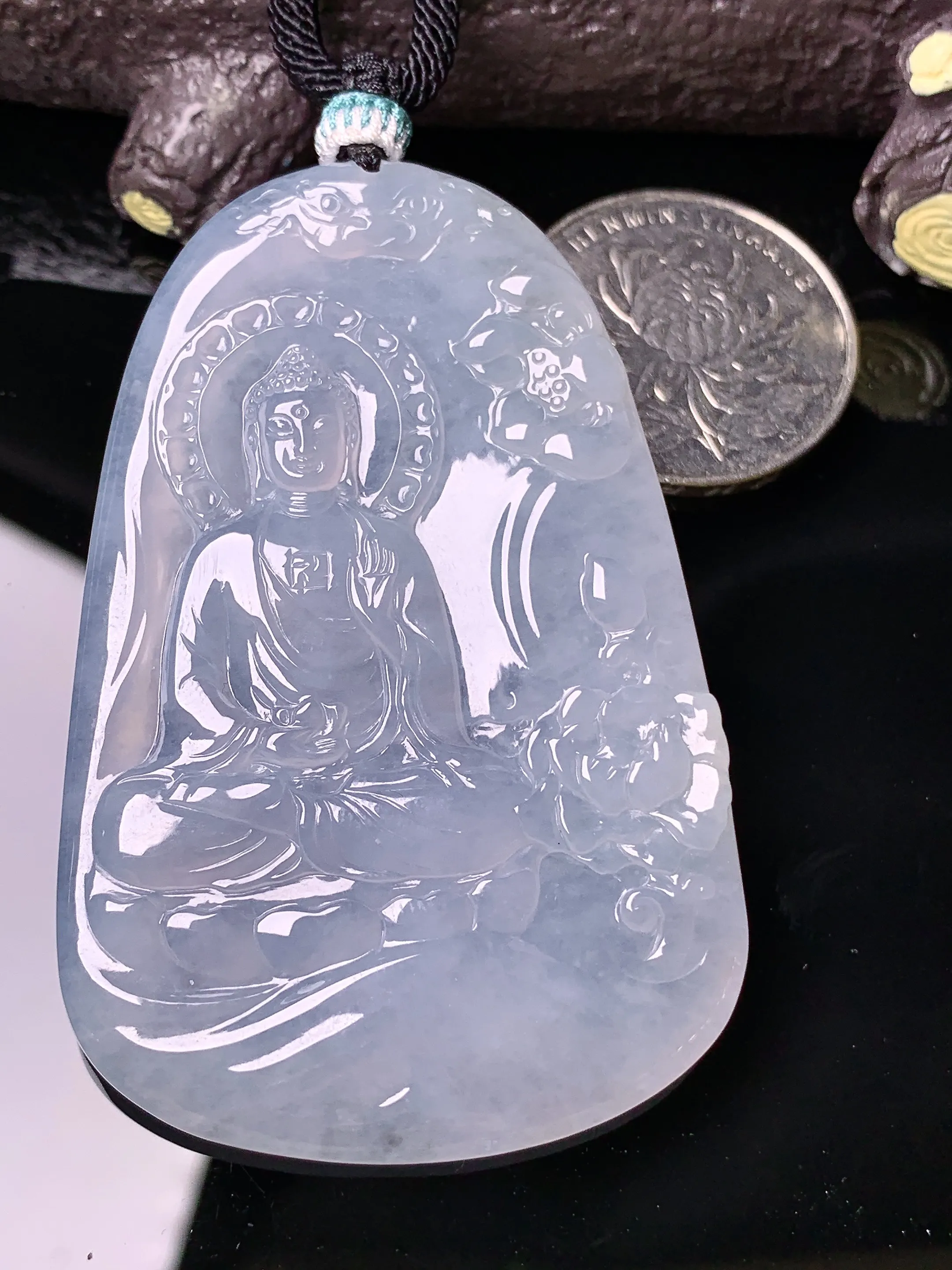 冰种大日如来佛祖吊坠 玉质细腻 色泽艳丽清新 整体尺寸61*39.6*5.2