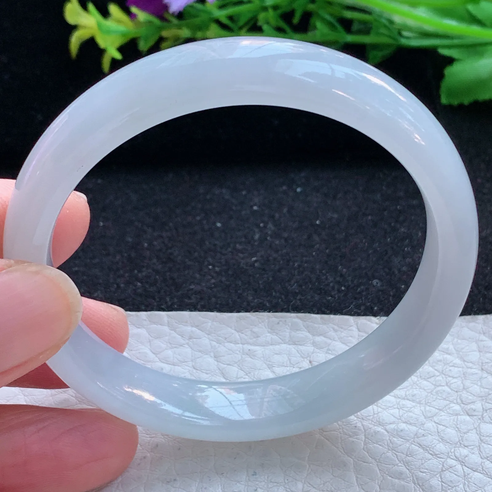 n自然光54*11*6.2平安镯 缅甸翡翠a货玉手镯冰纯秀气宽边玉手环