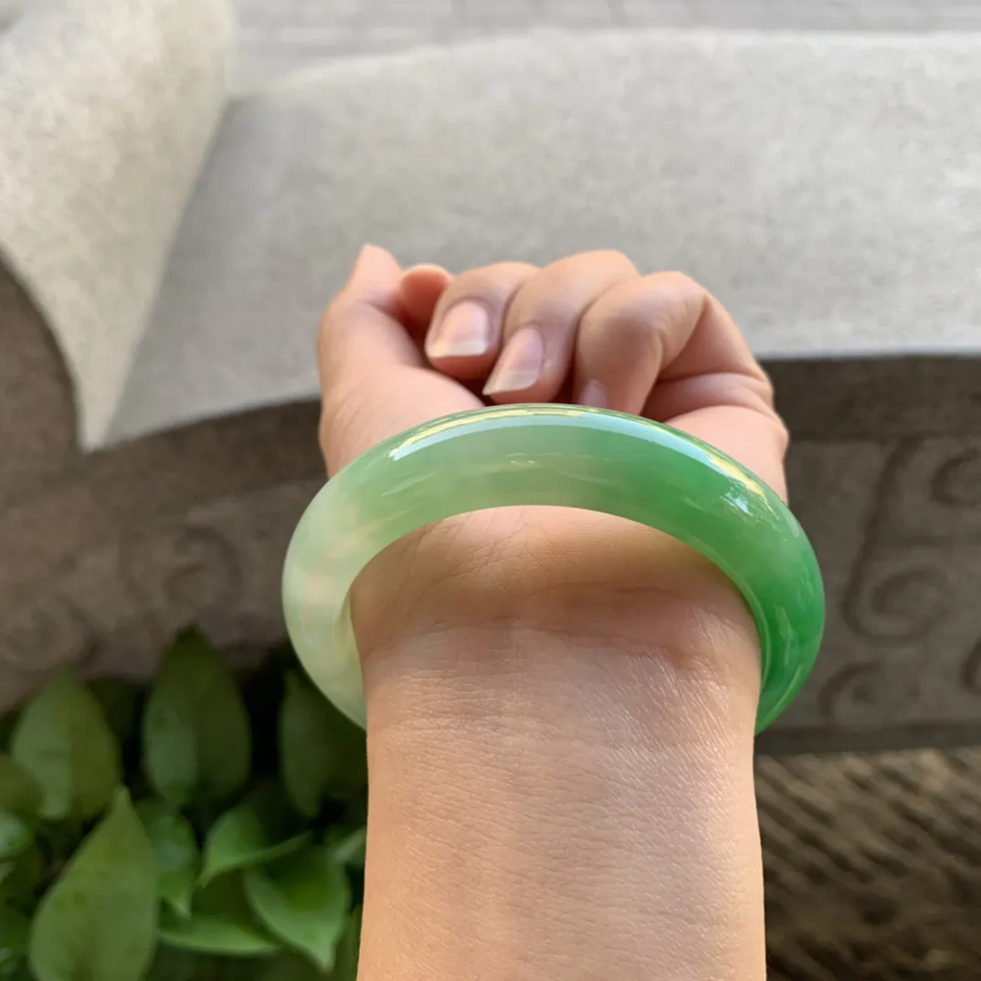 圈口54.8-12.9-8.9 【芙蓉种阳绿正圈手镯】正圈54 55可戴