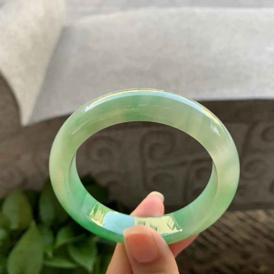 圈口54.8-12.9-8.9 【芙蓉种阳绿正圈手镯】正圈54 55可戴
