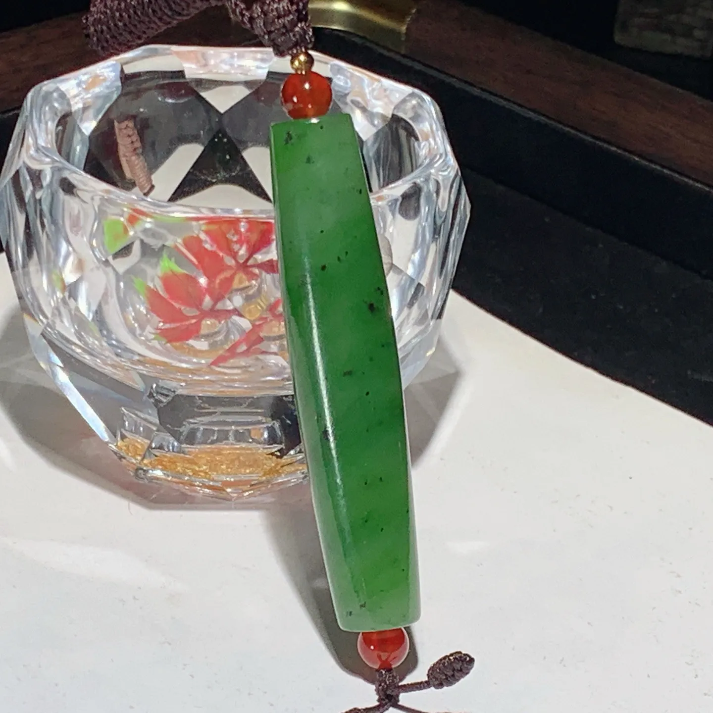 和田玉阳绿俄罗斯碧玉桶珠转运珠挂件。尺寸63/13重23.8克。玉质细腻油润。手推出油。佩戴高端典雅。lt251128