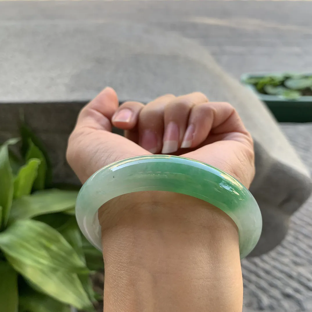 圈口56.8-12.7-8.7 【芙蓉阳绿正圈手镯】正圈56 57可戴
