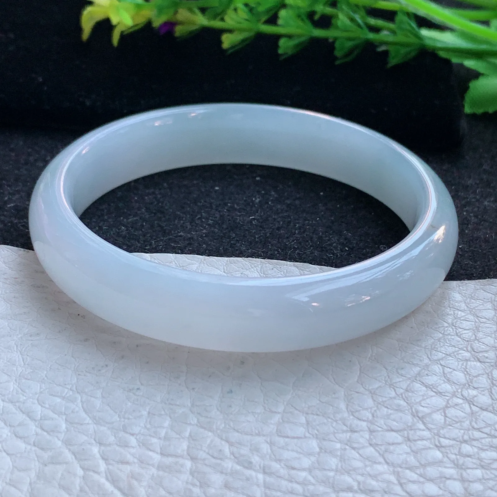 n自然光54*11*6.2平安镯 缅甸翡翠a货玉手镯冰纯秀气宽边玉手环