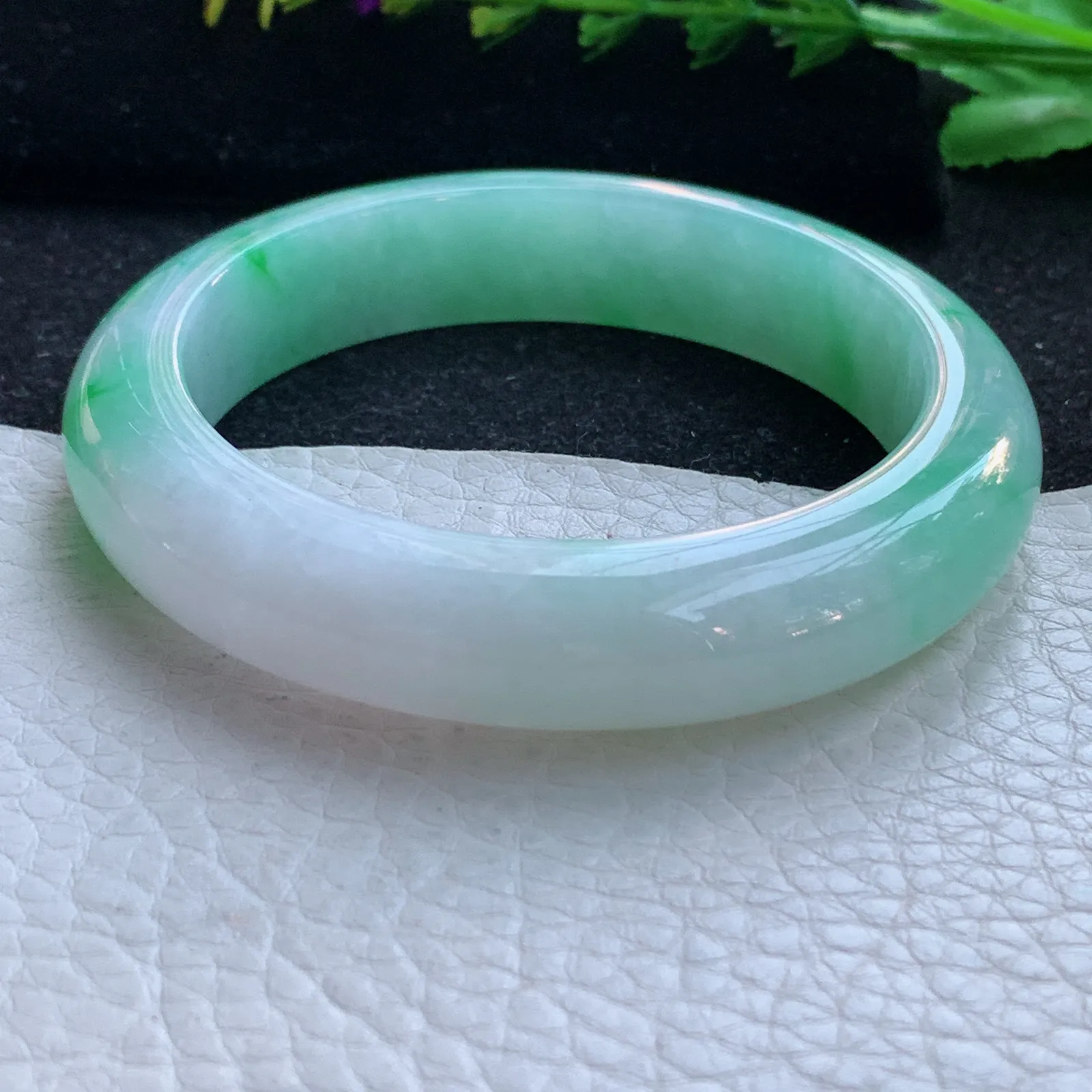 xd自然光57*13.2*9.2平安镯 缅甸翡翠a货玉手镯飘绿花宽边玉手环