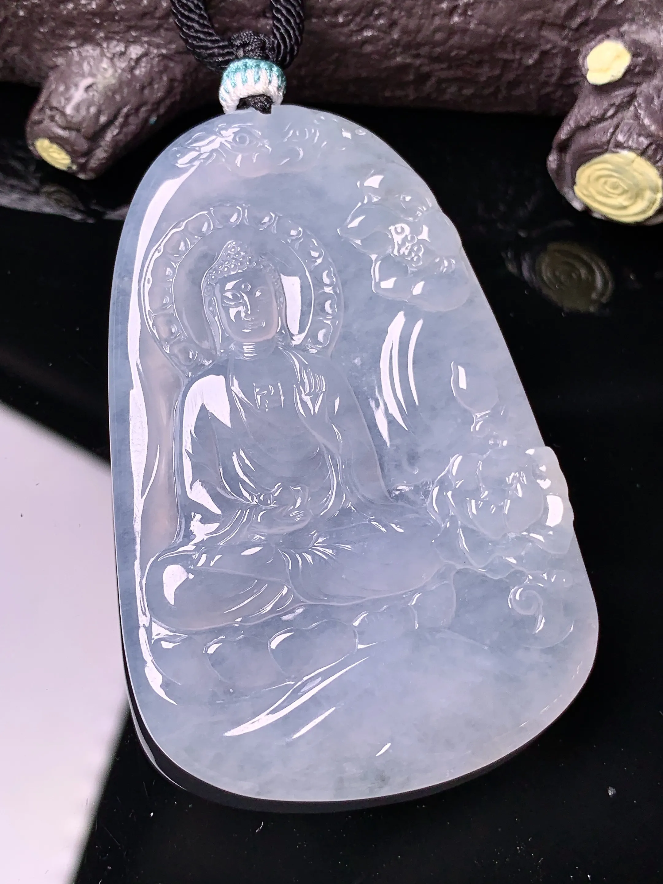 冰种大日如来佛祖吊坠 玉质细腻 色泽艳丽清新 整体尺寸61*39.6*5.2