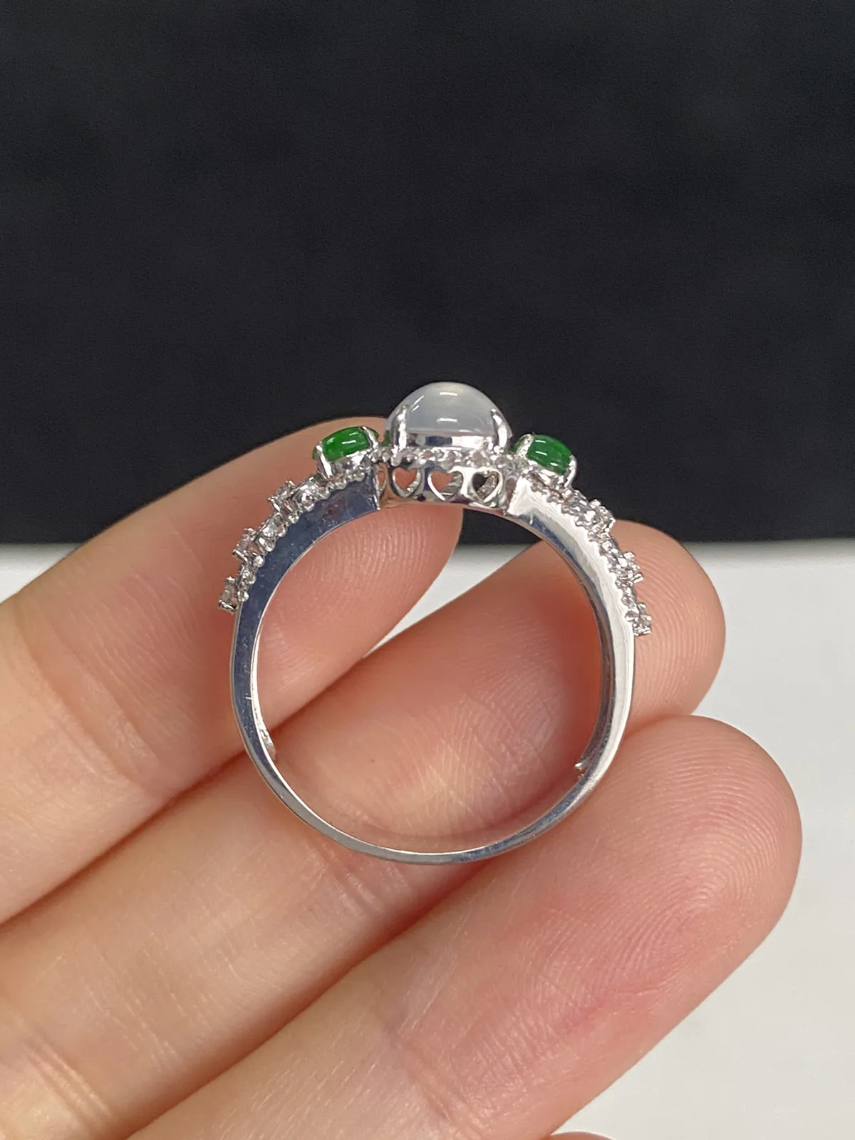 翡翠戒指，印记：G18K