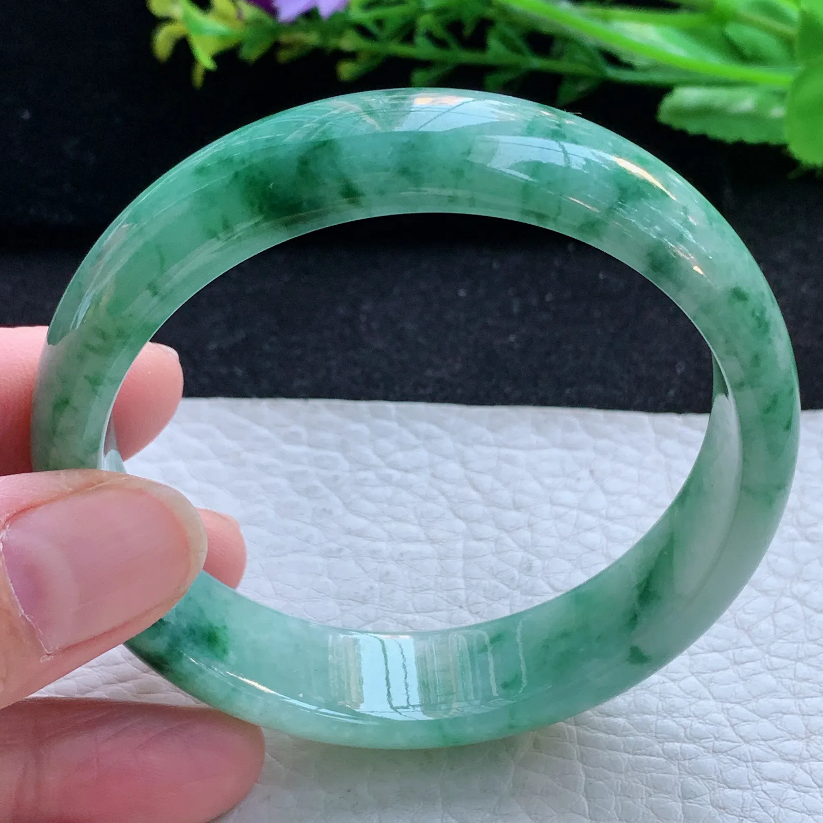 hh自然光58*14.8*7轮胎镯 缅甸翡翠a货玉手镯满绿底飘绿花宽边玉手环