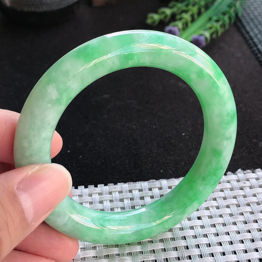 天然A货翡翠55/11.2老坑精美温润满绿圆条手镯玉手镯