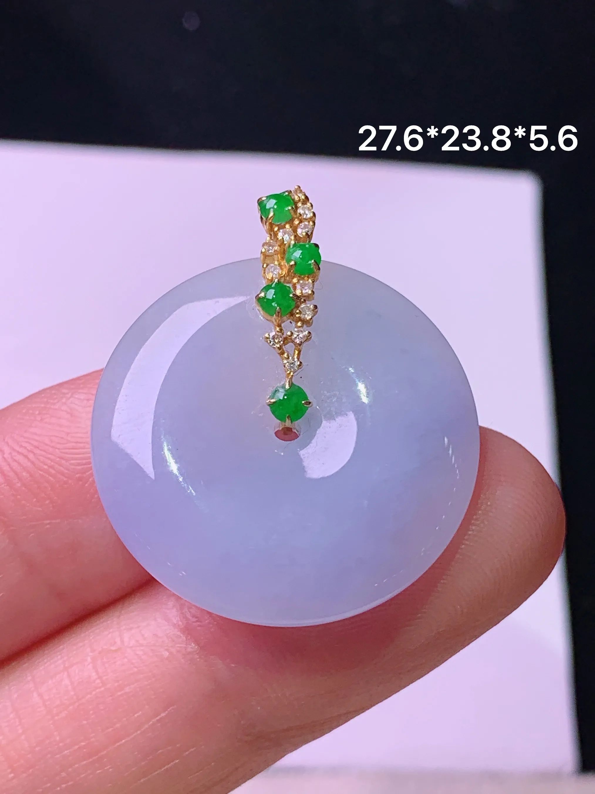 18k金钻镶嵌紫罗兰平安扣吊坠 玉质细腻 色泽艳丽清新 整体尺寸27.6*23.8*5.6