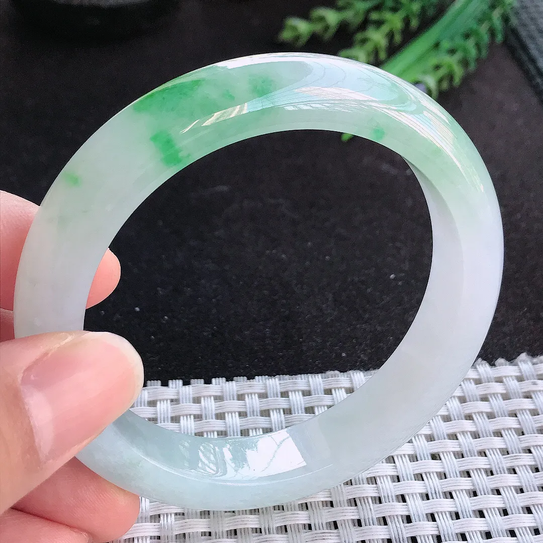 天然A货翡翠58/12.5/9老坑冰胶果冻飘阳绿手镯宽边玉手镯