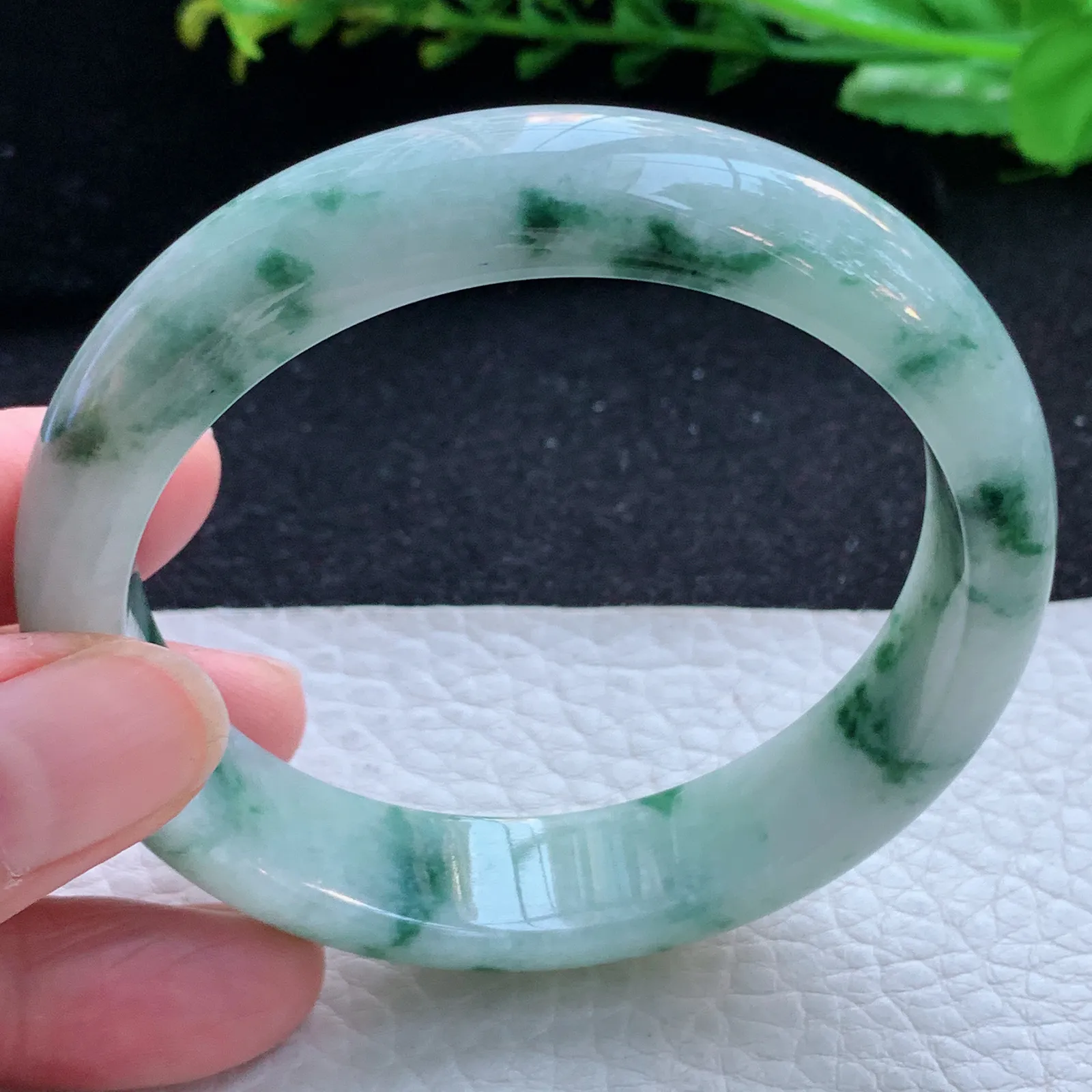js自然光58*13.5*7.8平安镯 缅甸翡翠a货玉手镯飘花宽边玉手环