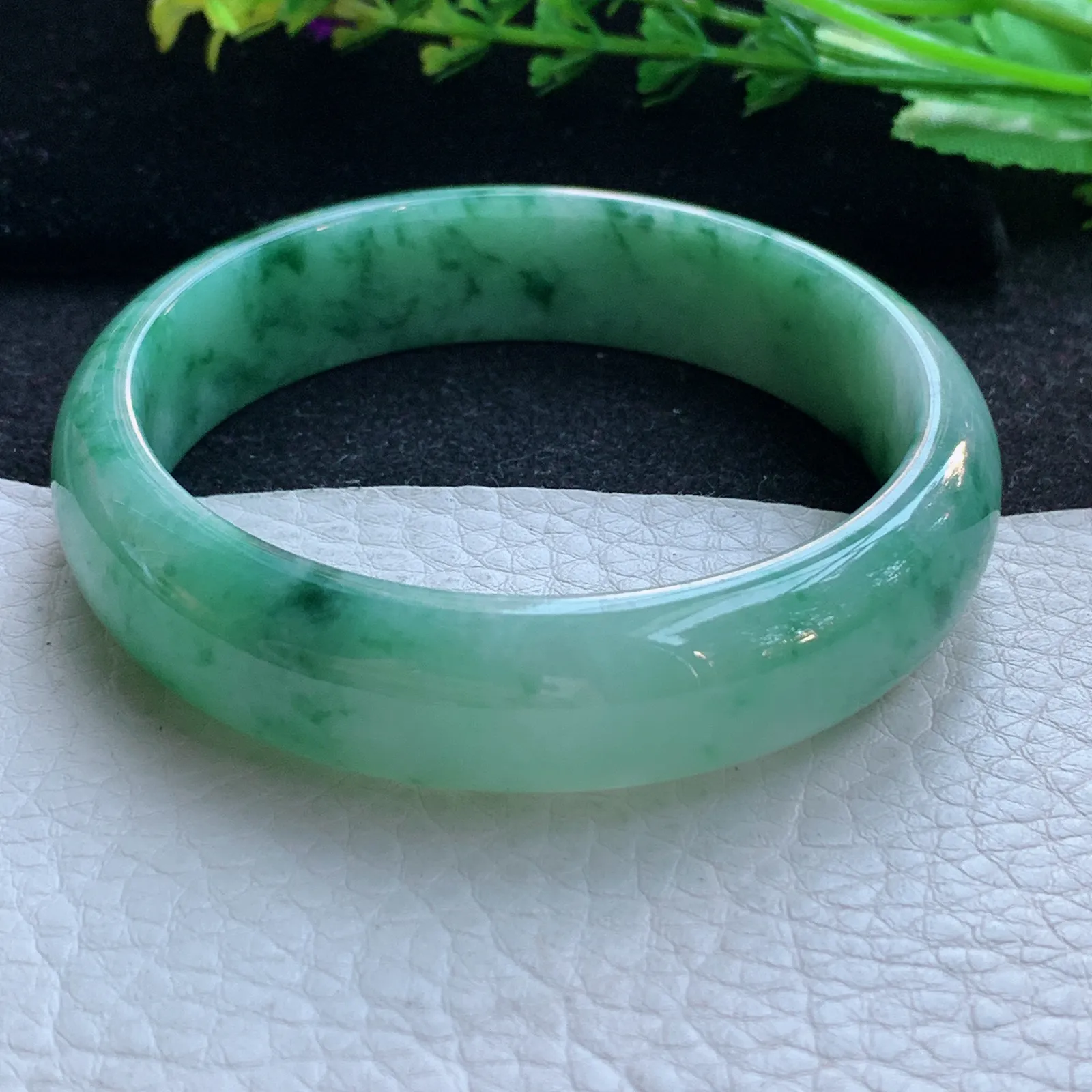 hh自然光58*14.8*7轮胎镯 缅甸翡翠a货玉手镯满绿底飘绿花宽边玉手环