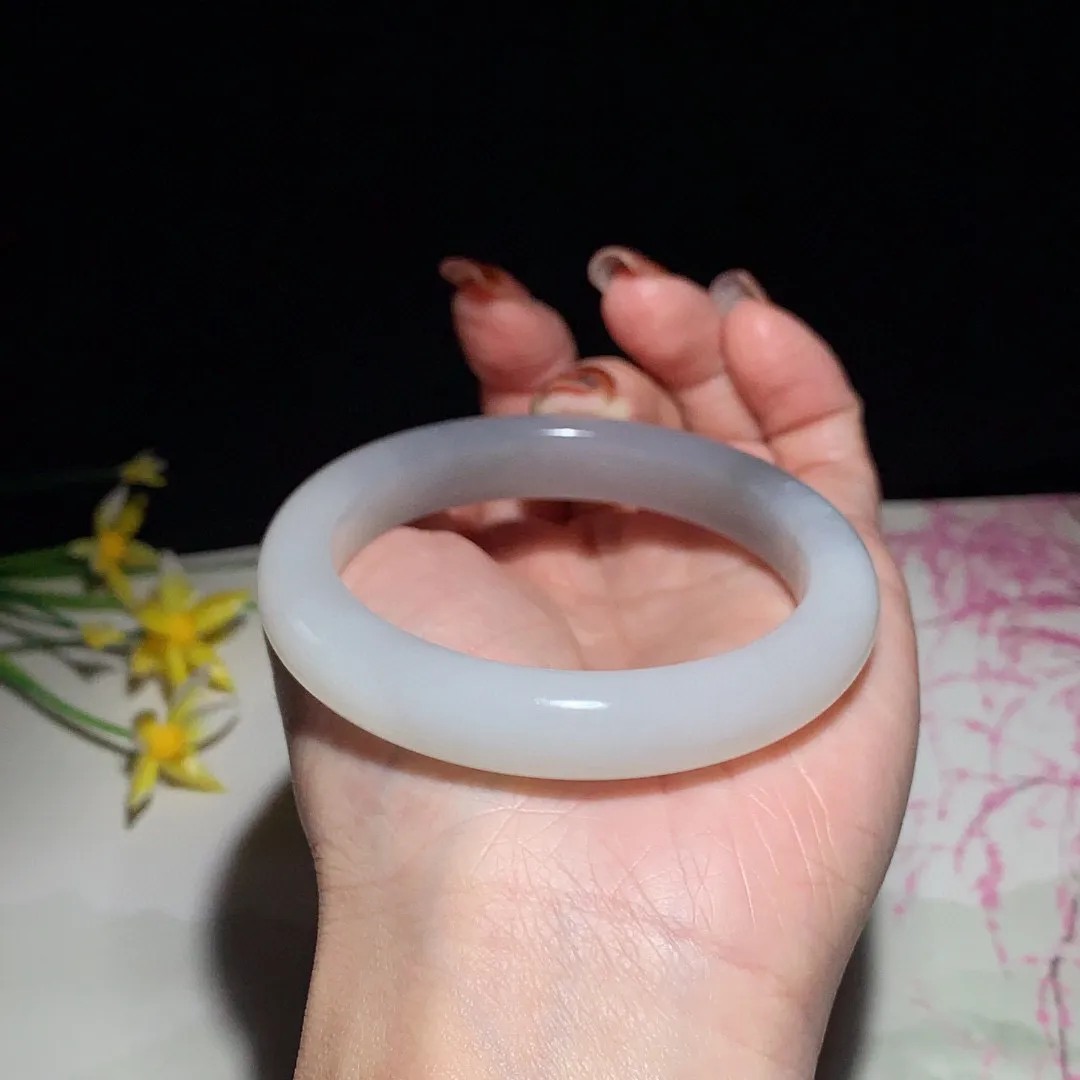 和田玉54圈口紫罗兰色圆条手镯！玉质细腻油润 底色纯净 无裂无黑 脂粉好，品质好！