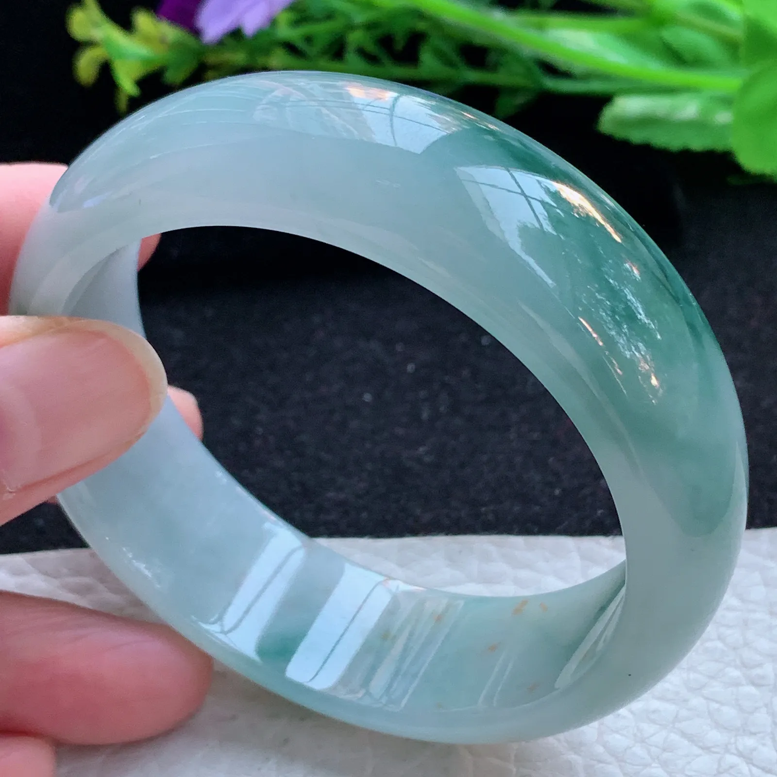 js自然光58*19*7.6轮胎镯 缅甸翡翠a货玉手镯冰飘花宽边玉手环