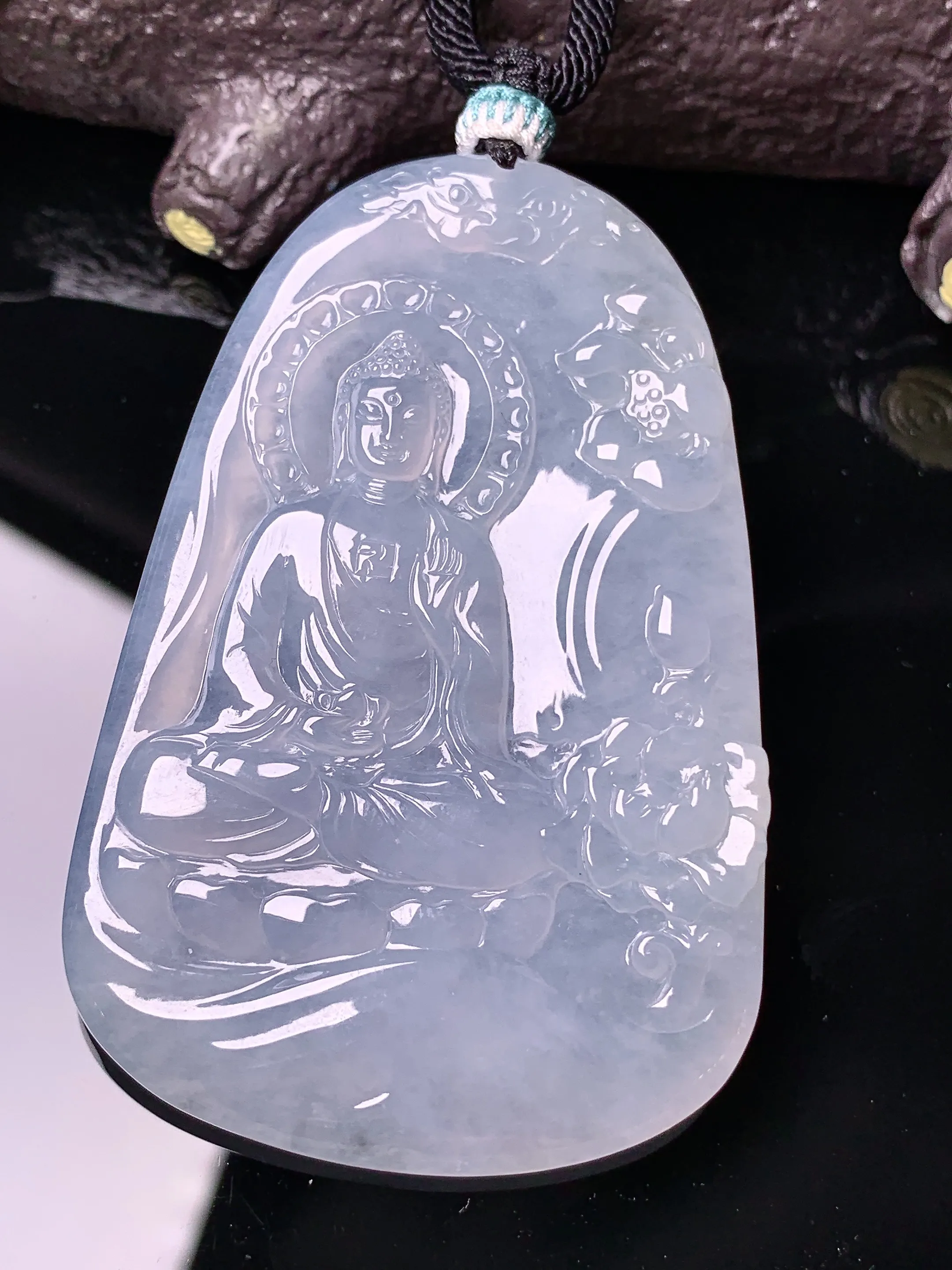 冰种大日如来佛祖吊坠 玉质细腻 色泽艳丽清新 整体尺寸61*39.6*5.2