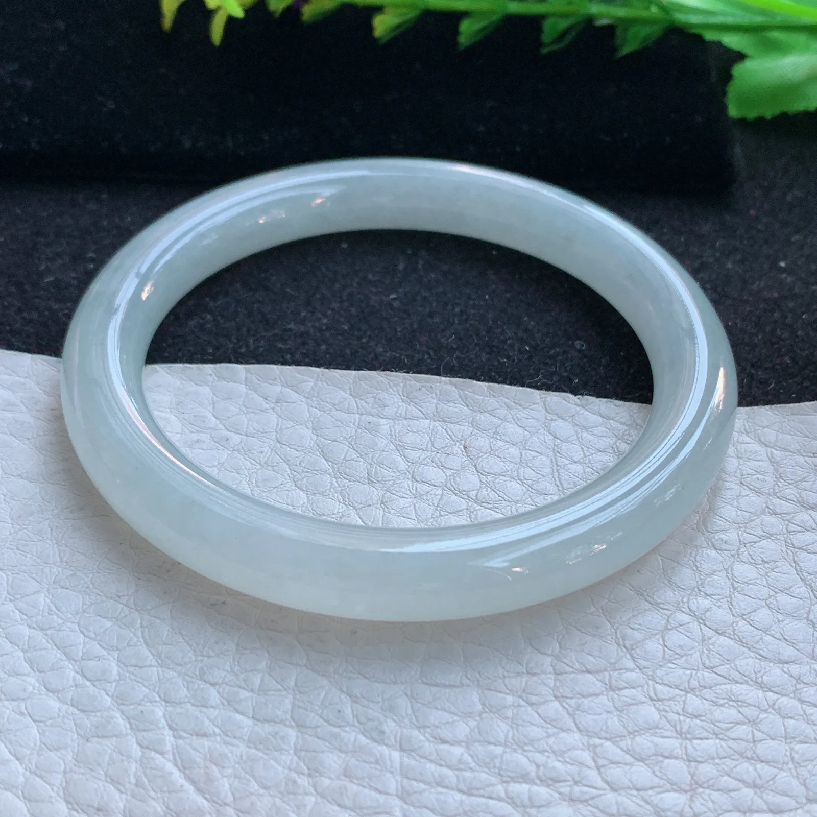 n自然光54.5*8.4叮当镯 缅甸翡翠a货玉手镯白月光圆条玉手环