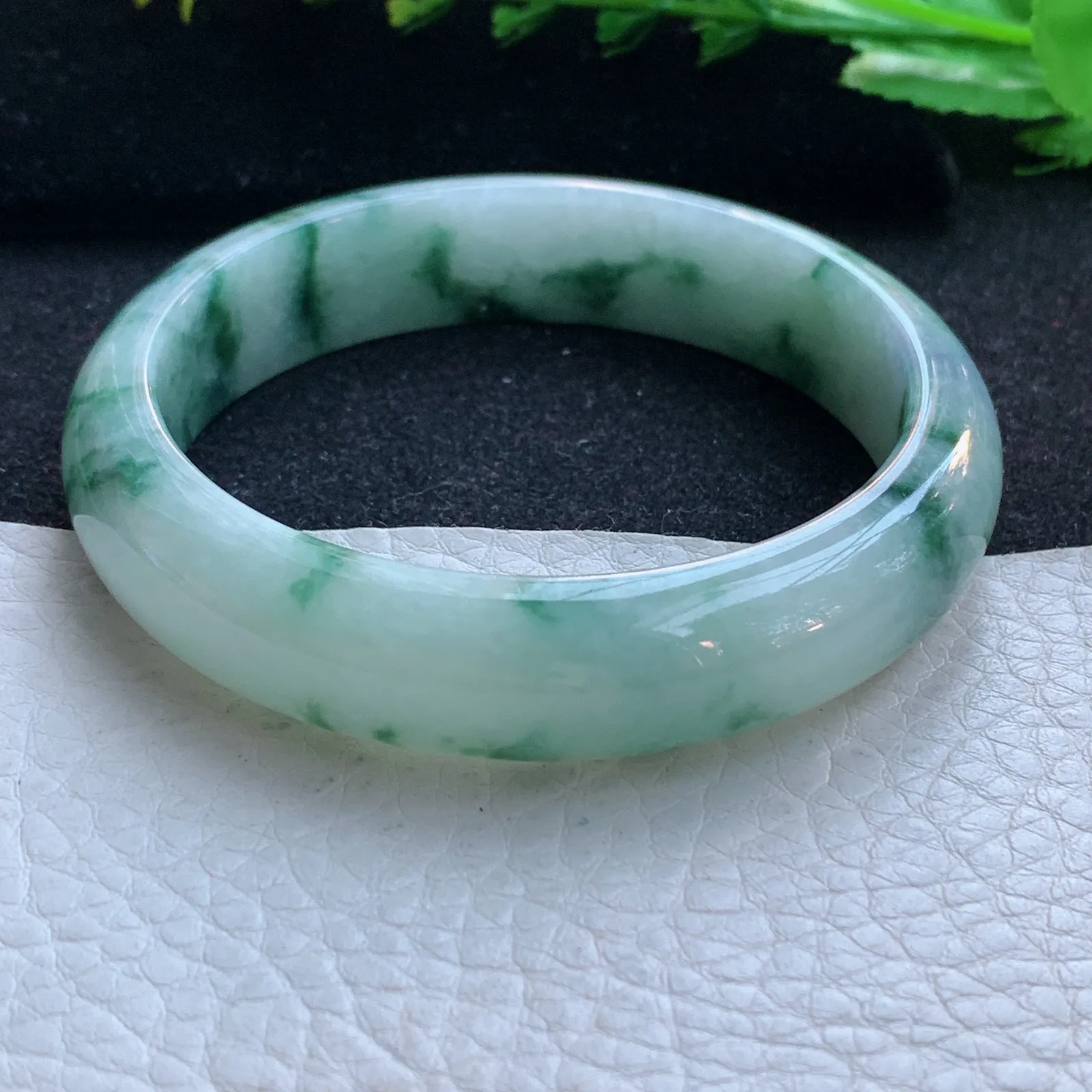 js自然光58*13.5*7.8平安镯 缅甸翡翠a货玉手镯飘花宽边玉手环