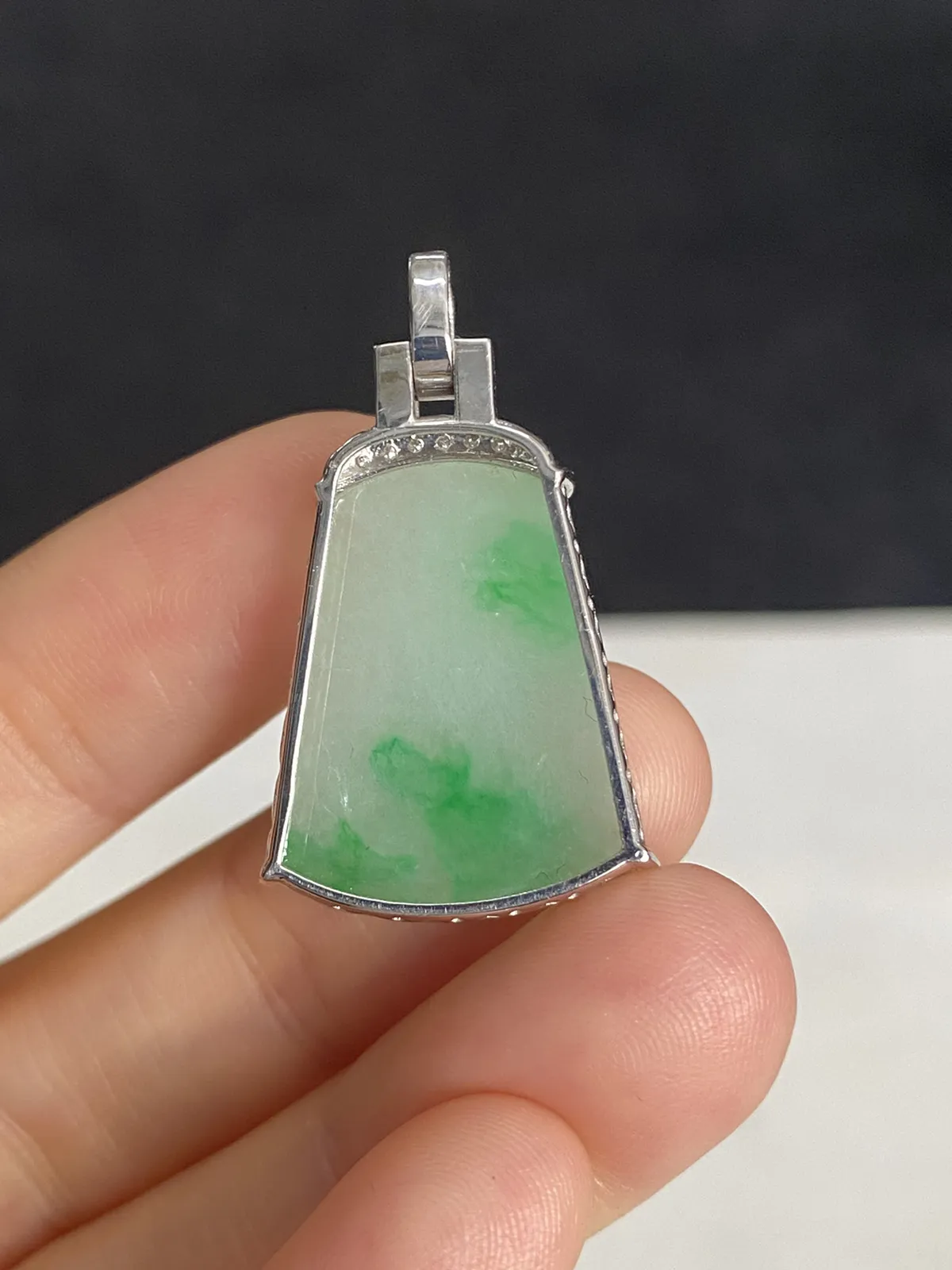 翡翠冰糯种飘绿无事牌，印记：G18K