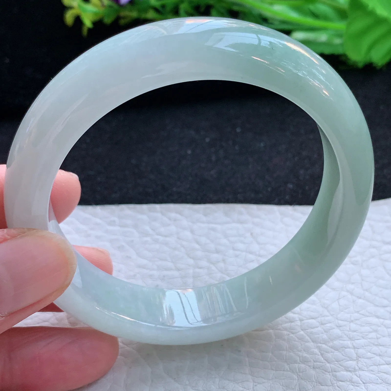 js自然光58.5*14*8.5平安镯 缅甸翡翠a货玉手镯蓝绿清新宽边玉手环