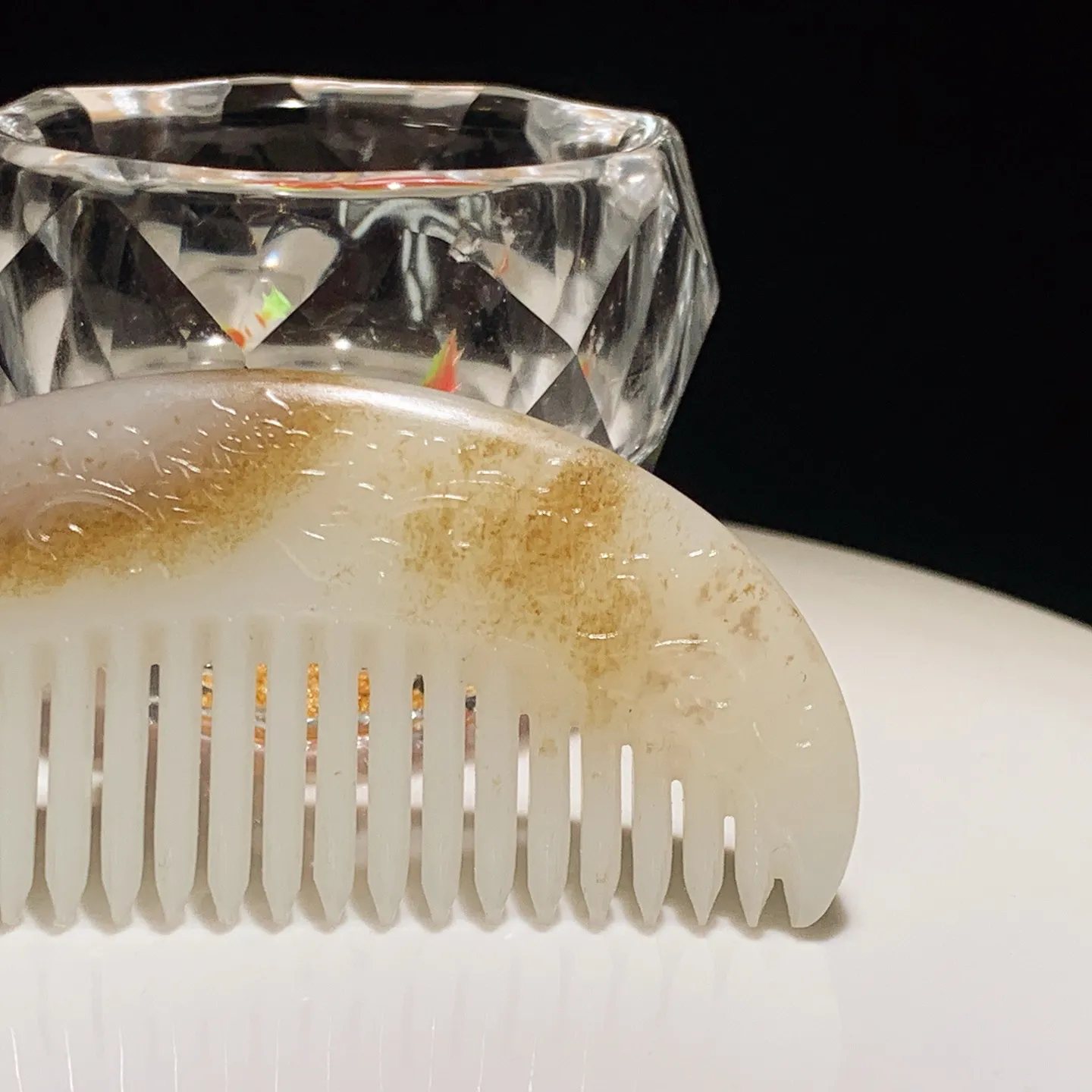 新疆和田玉且末糖一梳百顺梳子 玉梳。尺寸84/39/7重38克。玉质细腻油润。手推出油。佩戴高端典雅。lt251128