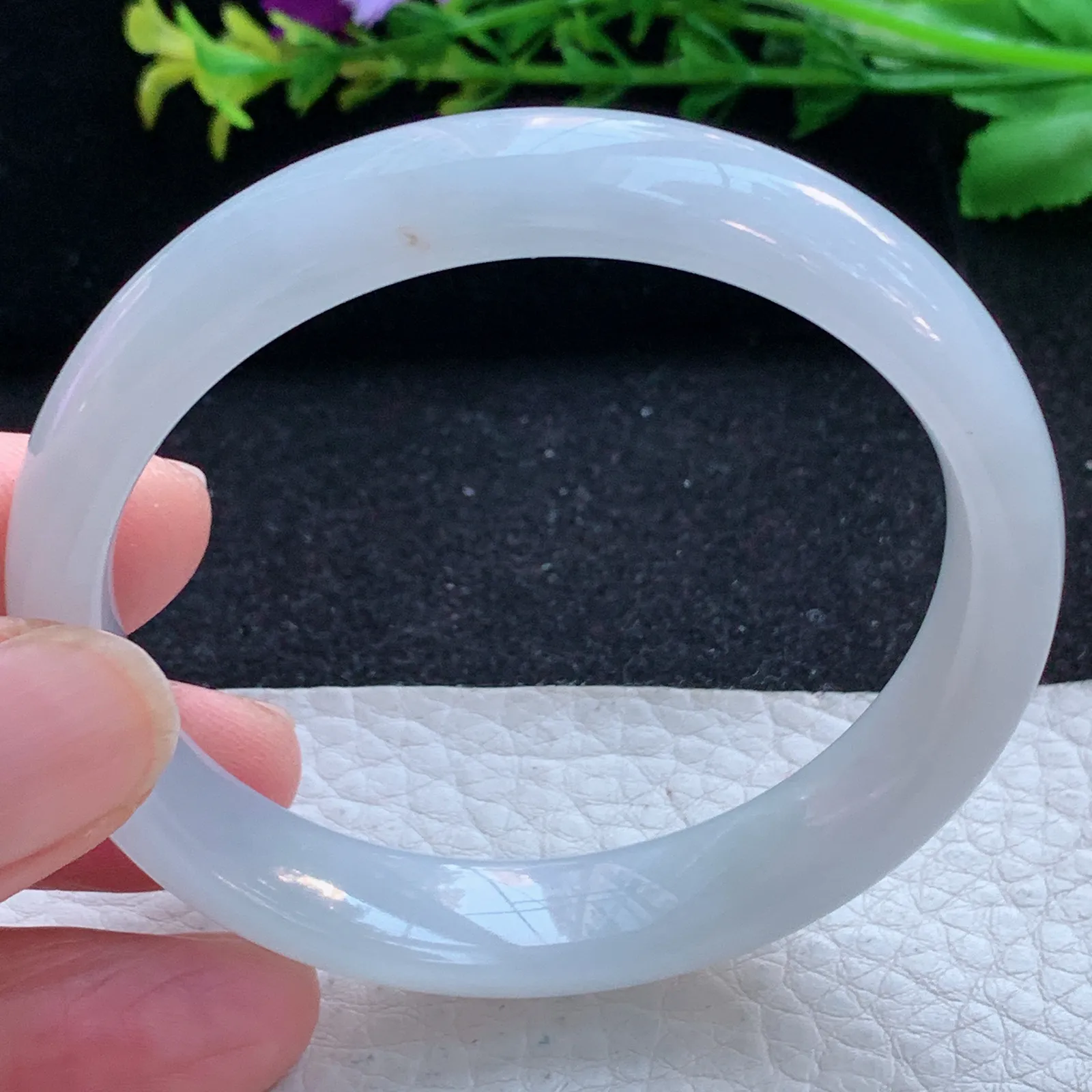 n自然光54*11*6.2平安镯 缅甸翡翠a货玉手镯冰纯秀气宽边玉手环