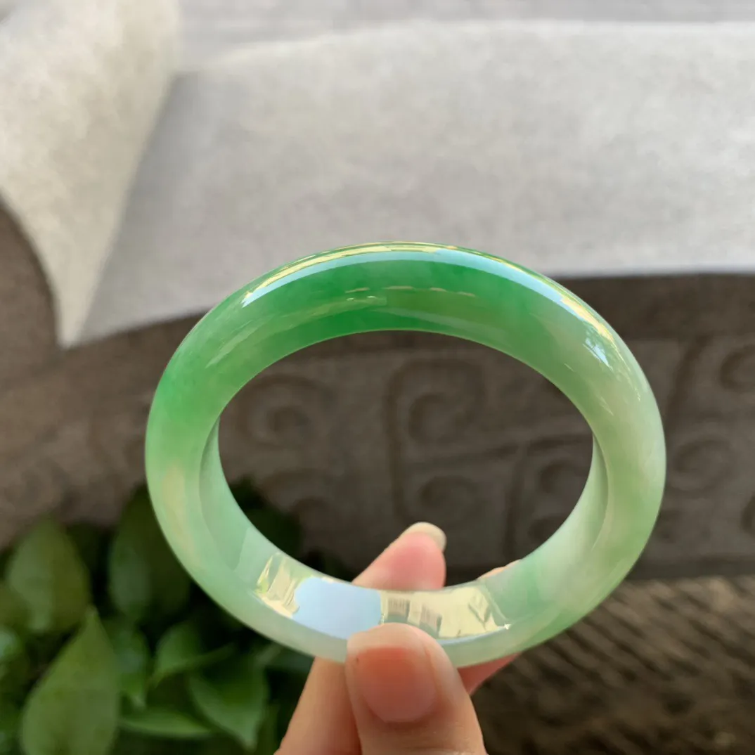 圈口54.8-12.9-8.9 【芙蓉种阳绿正圈手镯】正圈54 55可戴