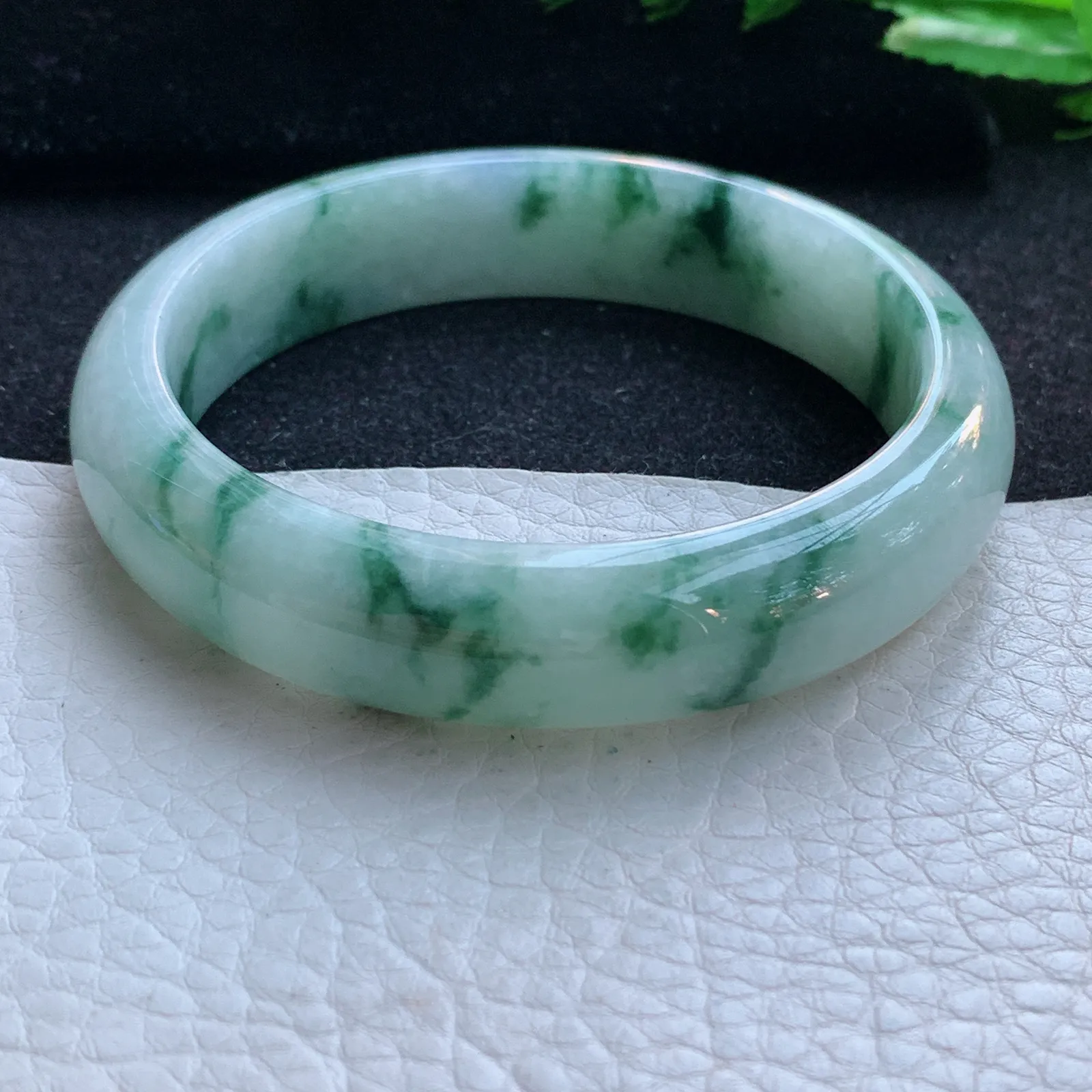 js自然光58*13.5*7.8平安镯 缅甸翡翠a货玉手镯飘花宽边玉手环