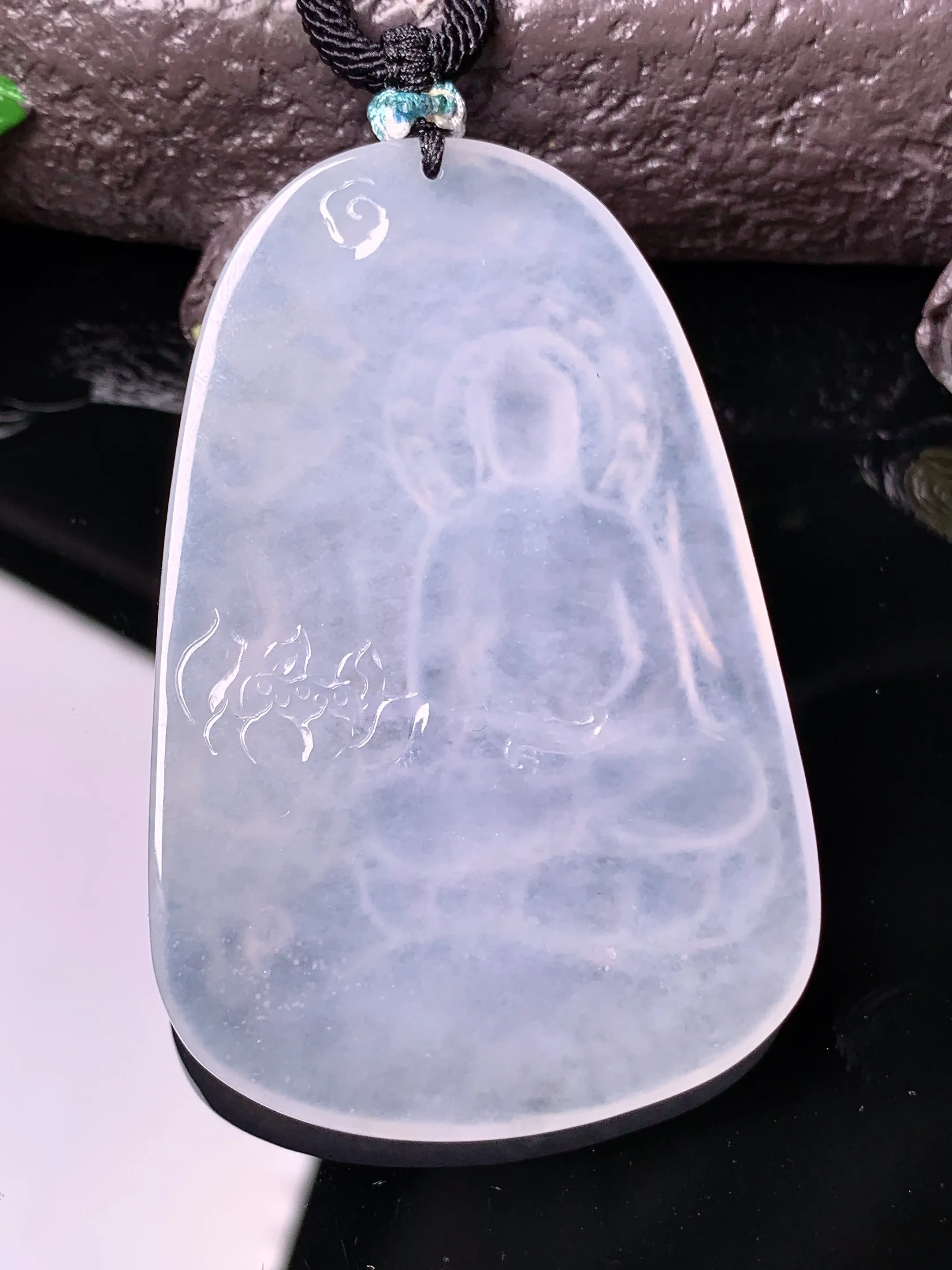 冰种大日如来佛祖吊坠 玉质细腻 色泽艳丽清新 整体尺寸61*39.6*5.2